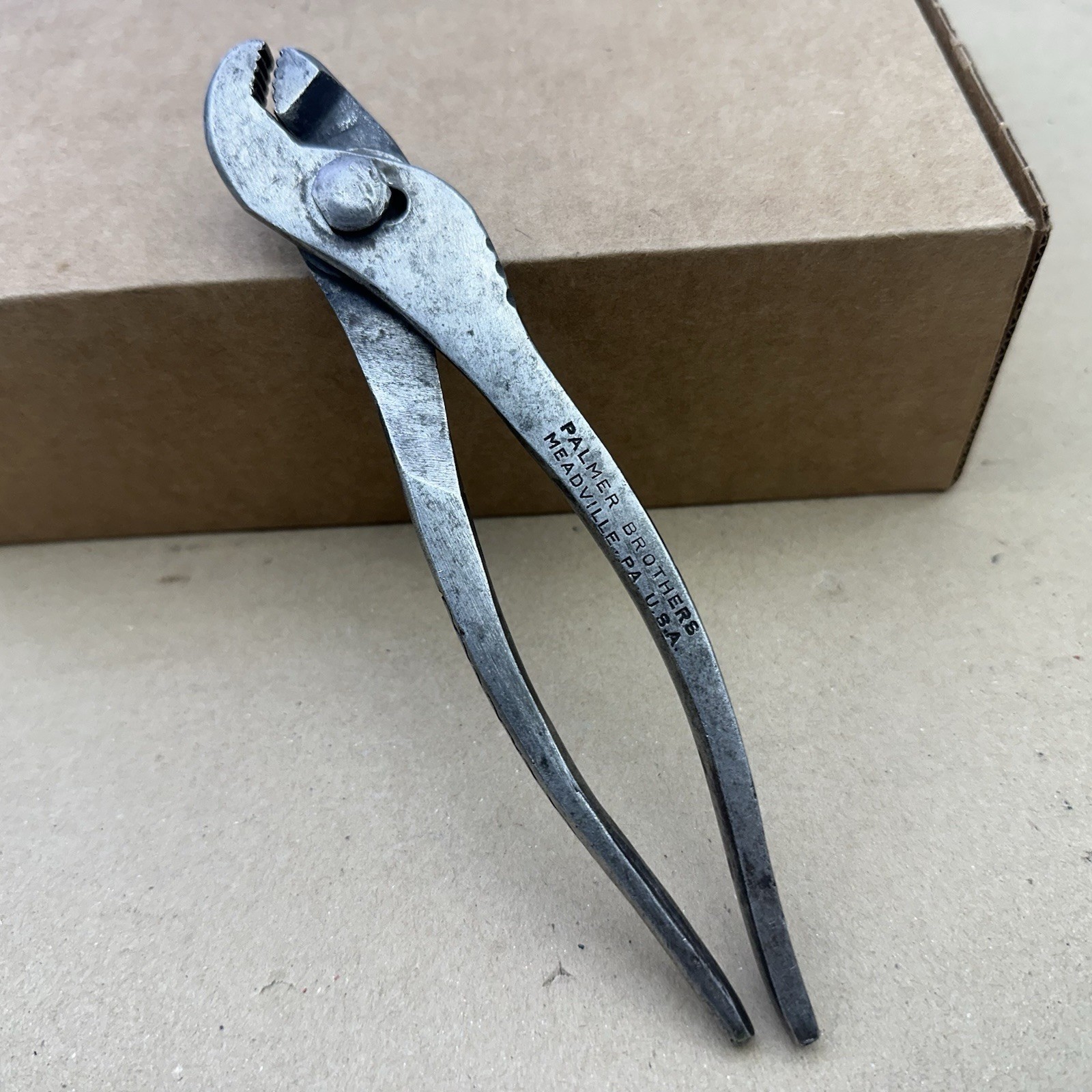 WELLOCT No. 207 By Palmer Bros 7″ Battery Pliers US Pat. #2152563 Ornate Handles