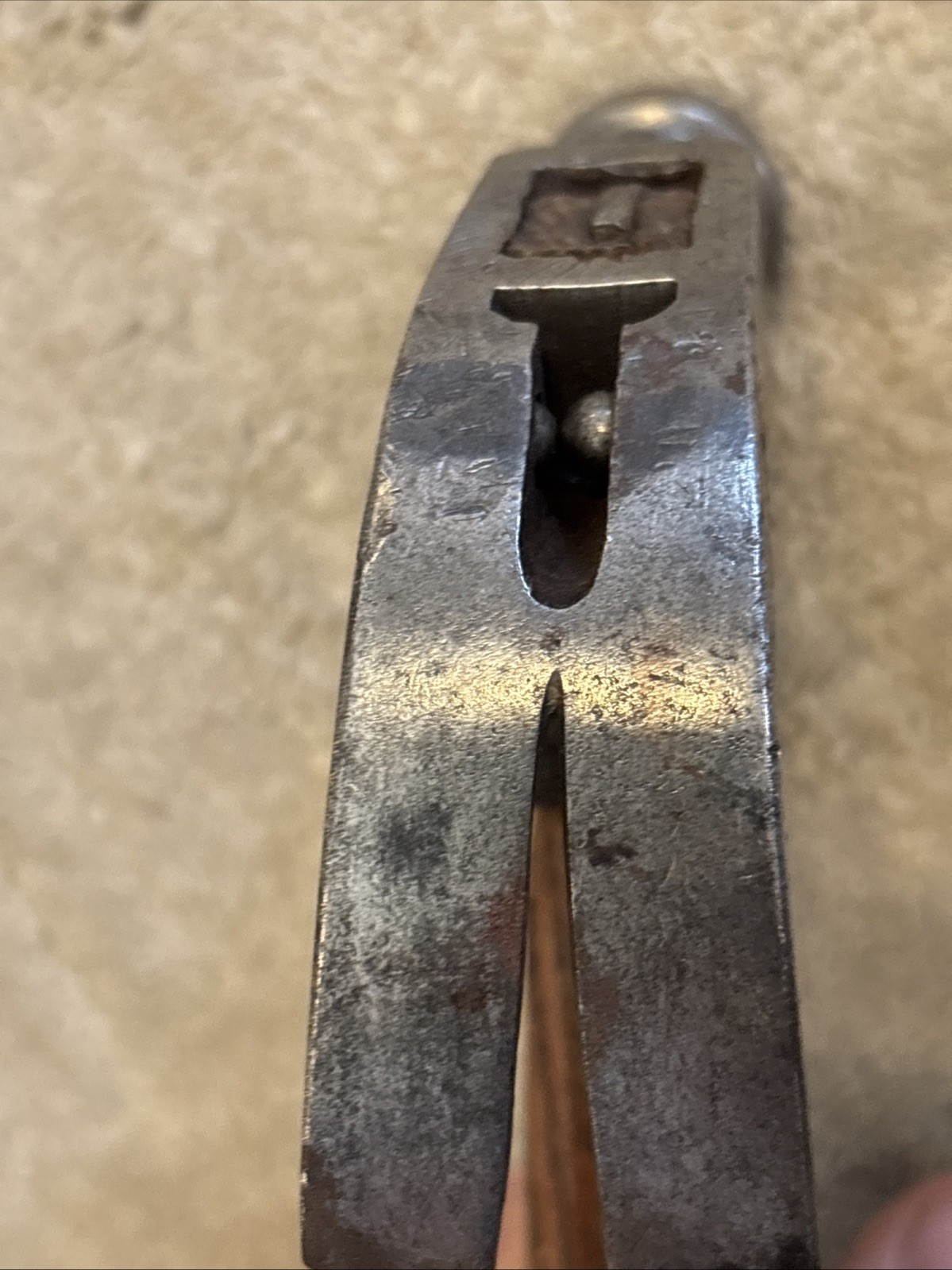 Vintage Cheney Nail Holding 20 oz Claw Hammer Short handle tool antique