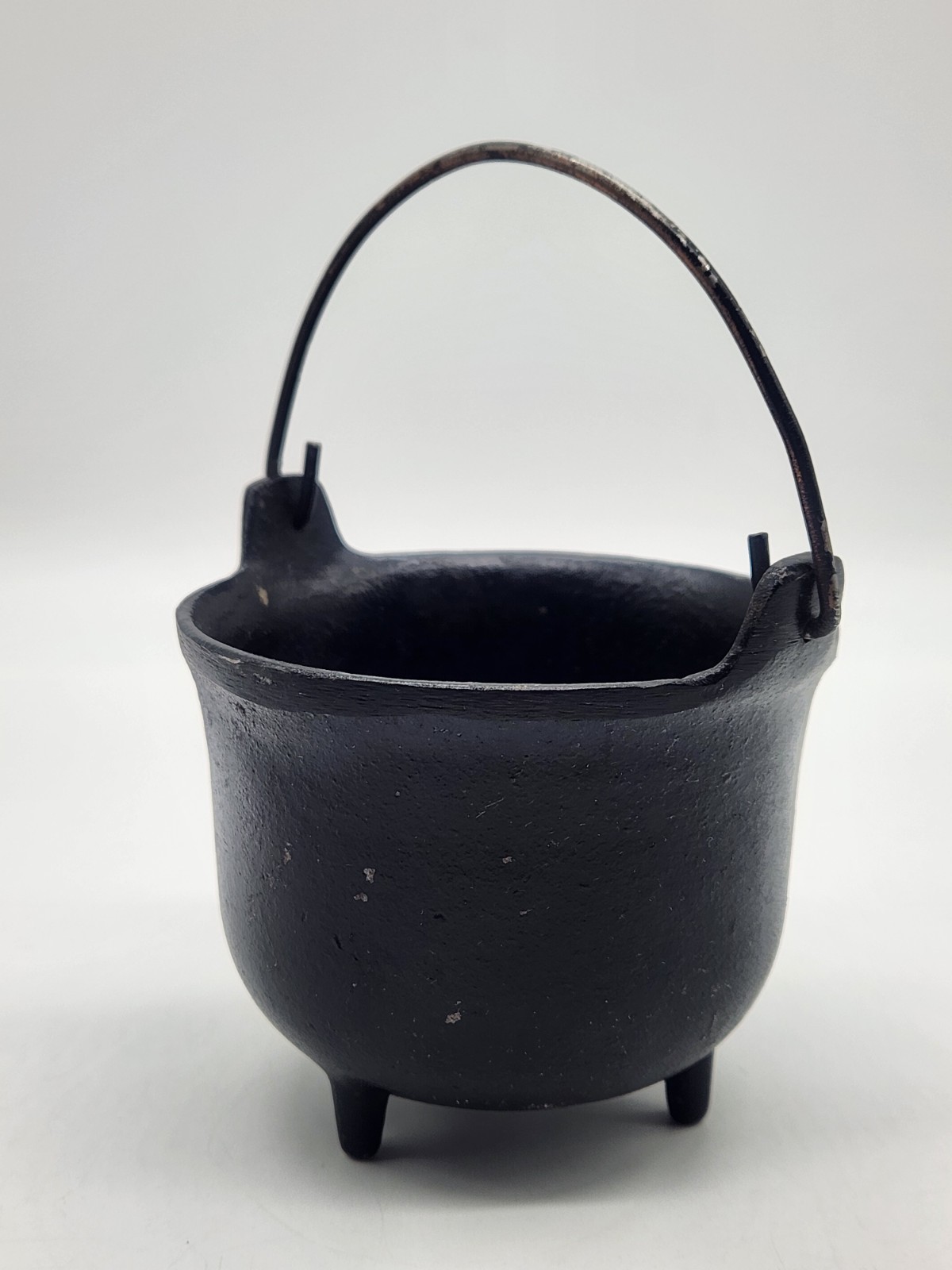Vintage Decorative Small Cast Iron Cauldron Smelting Pot Stamped 213 3 Legs