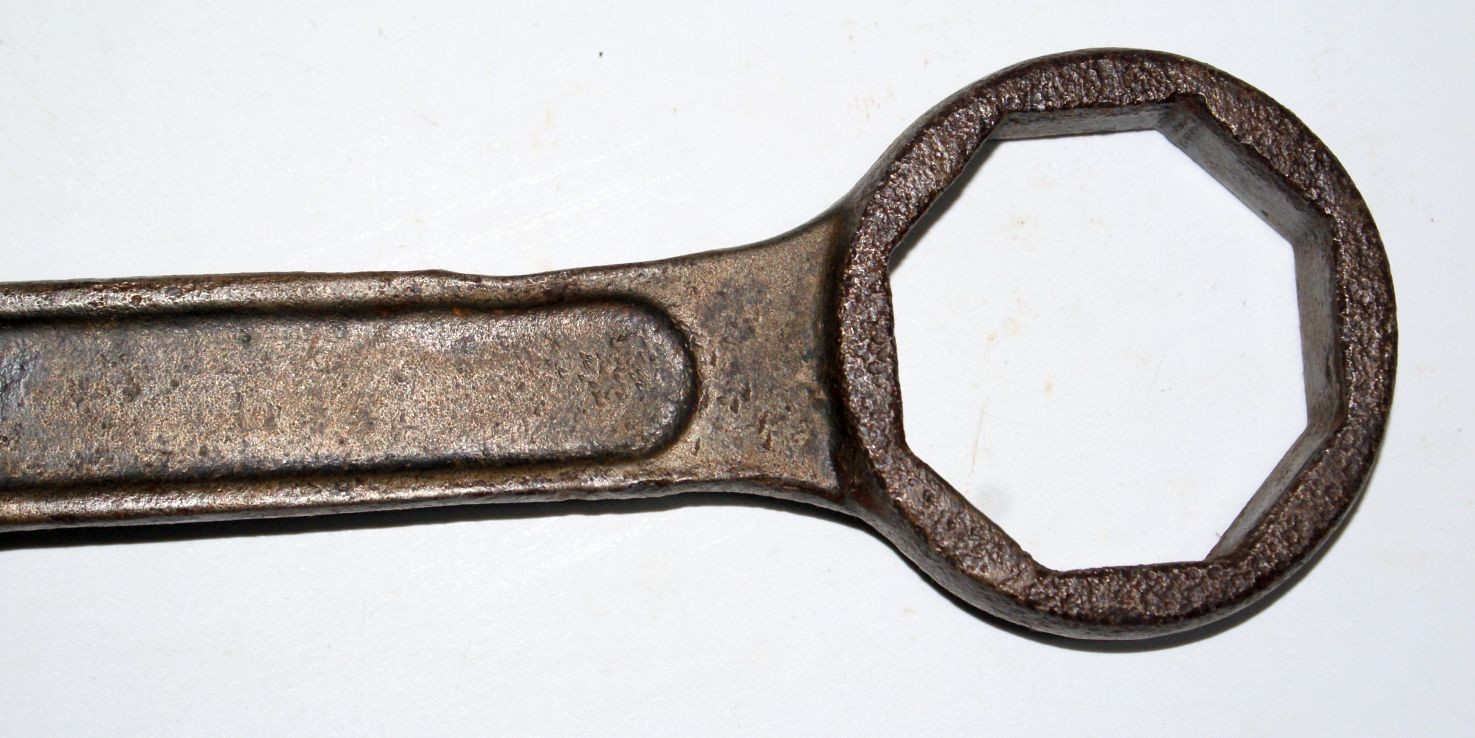 MAXWELL “L” Automotive Tool Kit Hubcap Valve Plug Wrench Old Antique Early