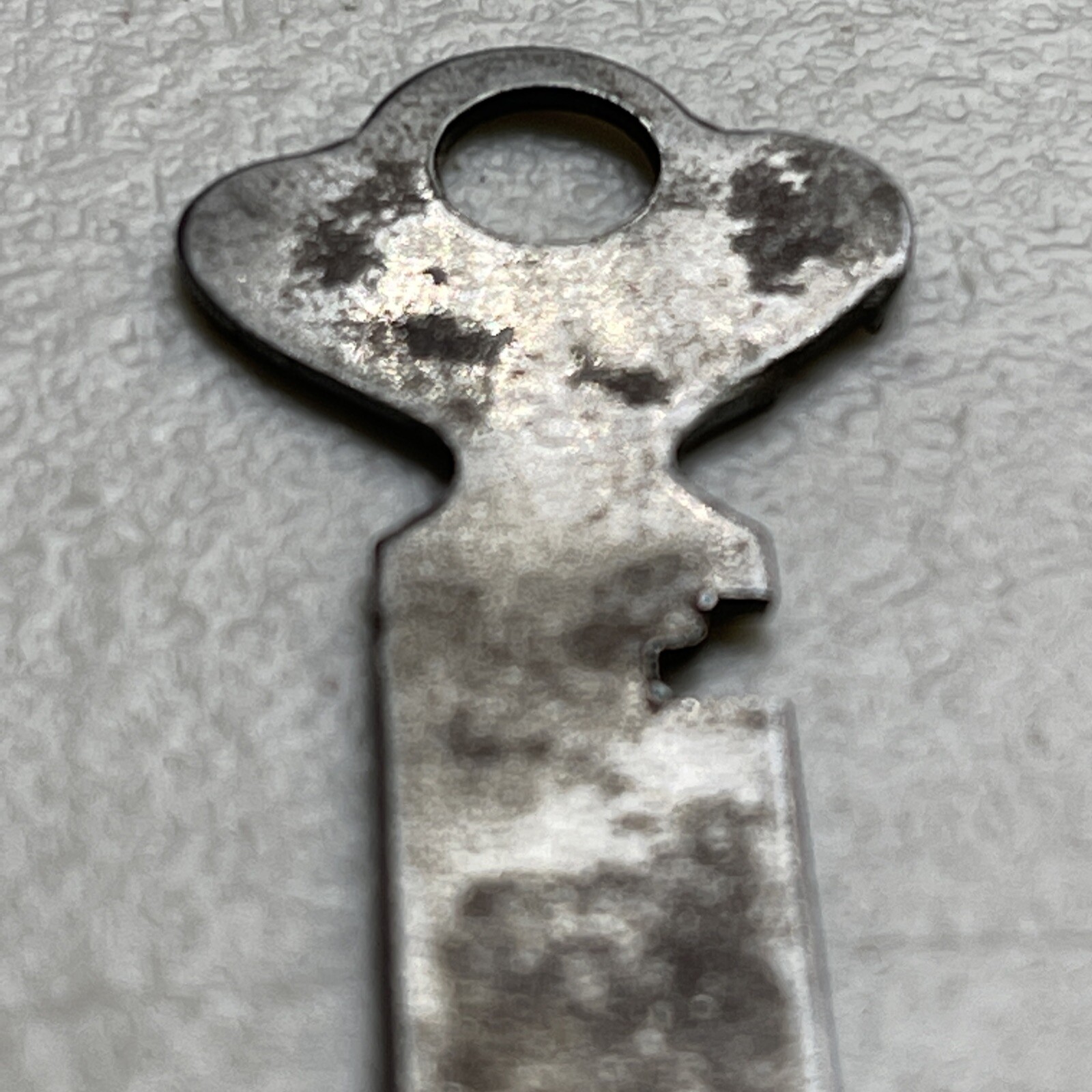 Vintage Steel Flat Skeleton Key Approx 1 5/8″ Long