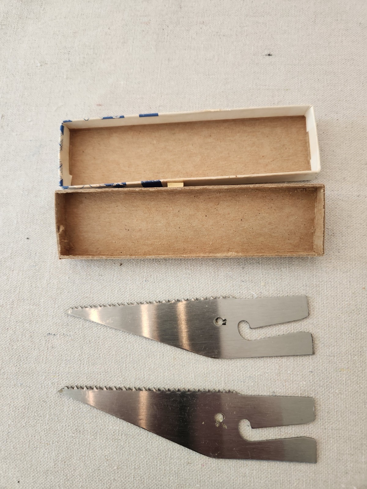 Vintage Lenox Wood Compass Saw Handle + 4 Blades , 4 inch per blade NOS USA