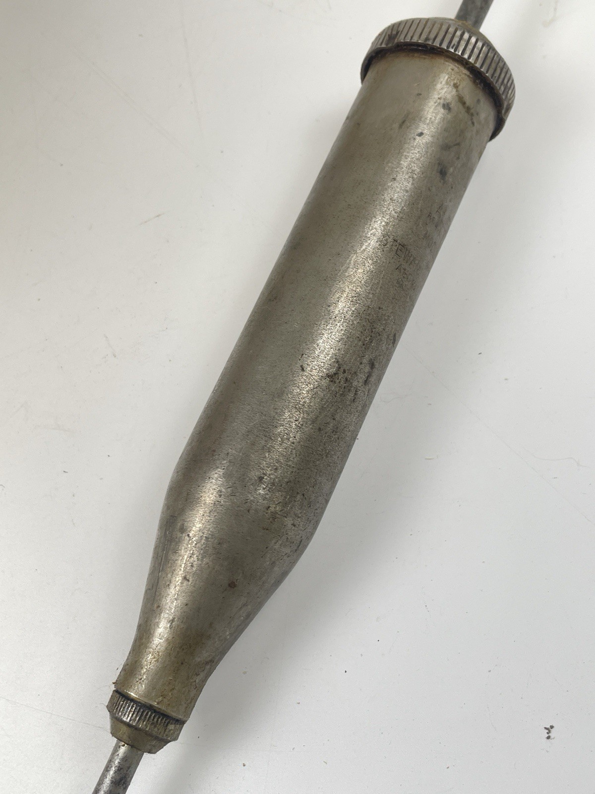 Vintage Alemite Hydraulic Grease Gun Stewart Warner Model 6556 Tool Chicago 18″