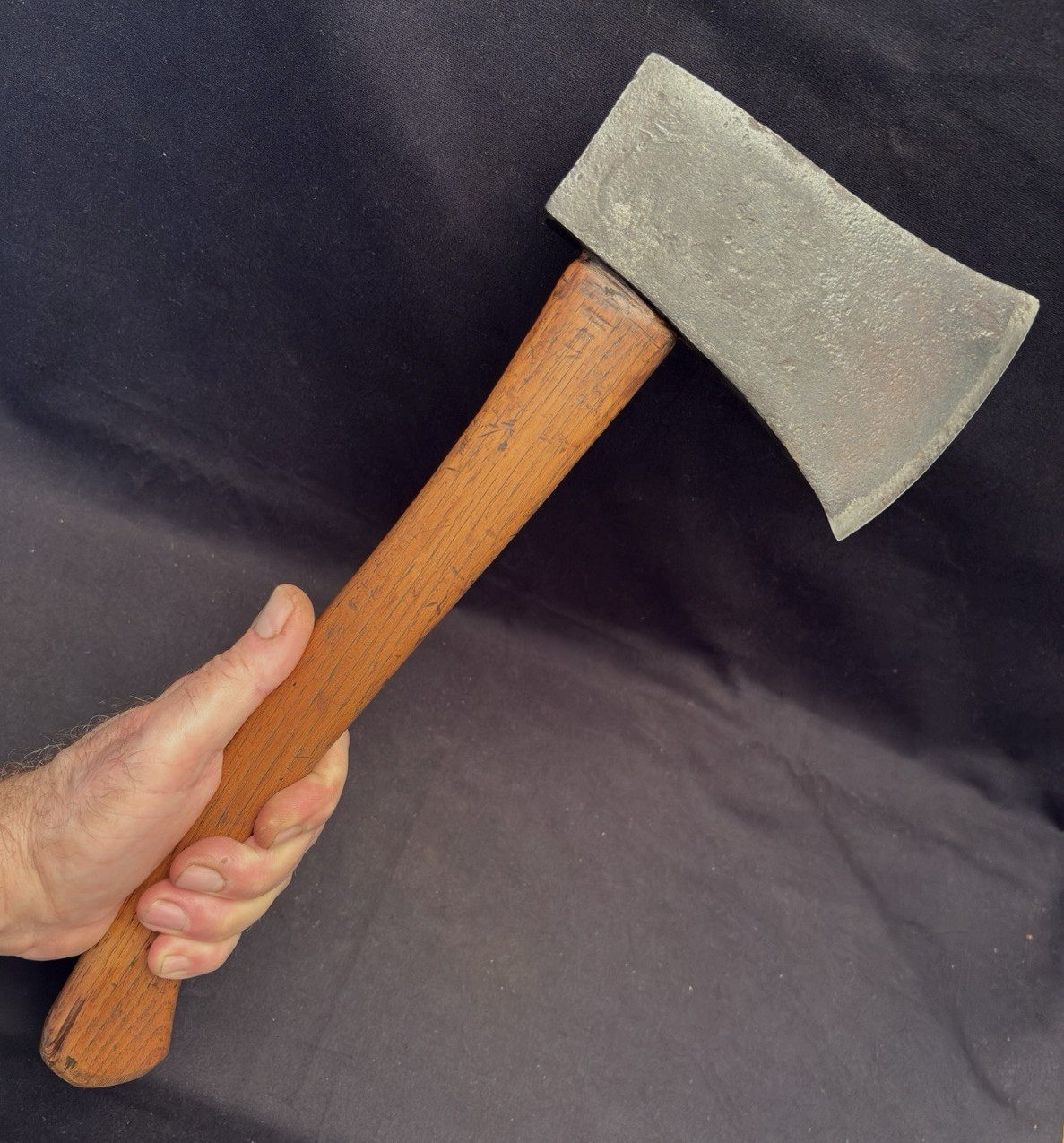 Large Heavy-Duty 26 oz Single Bit 16 1/2″ Unmarked Camp Axe/Hatchet Worth-a-Look