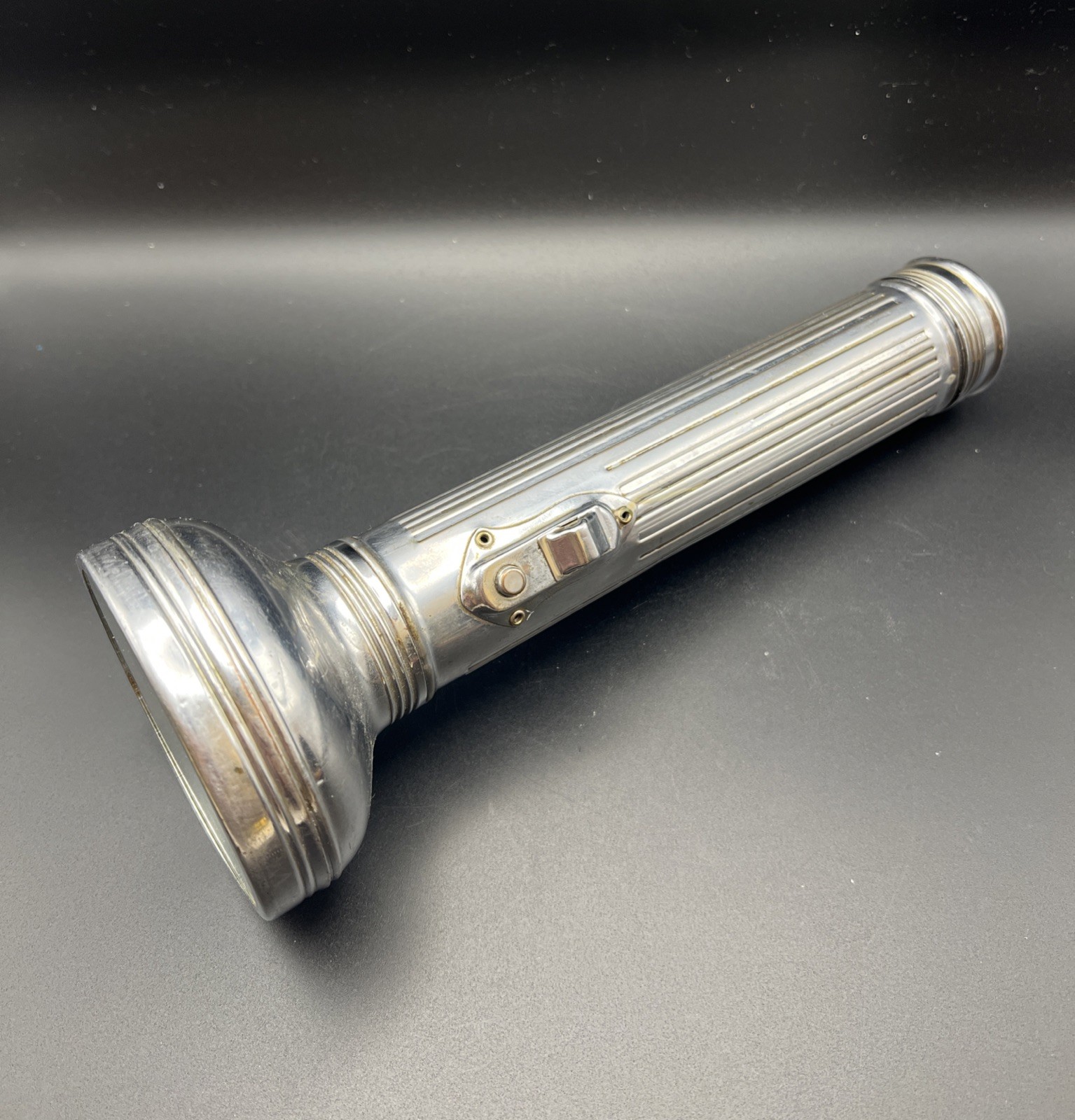 Vintage USALITE No.75 Flash Light – 9.25” Untested