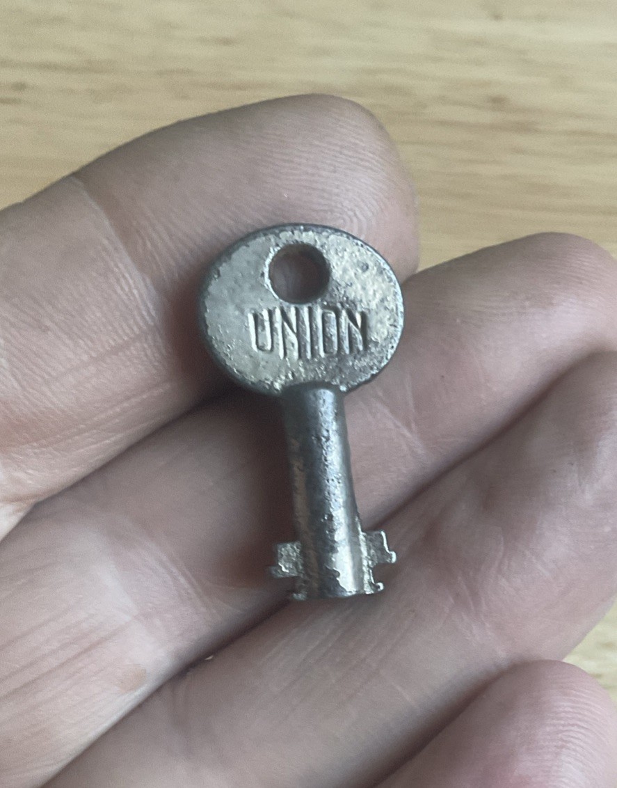 Vintage Union Double Bit Hollow Barrel Key # DT4