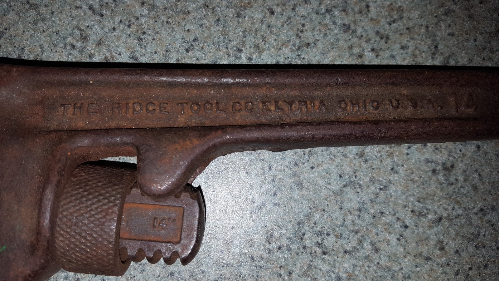Antique RIDGID 14″ Heavy Duty Pipe Wrench Ridge Tool Co. Elyria Ohio Pipefitter