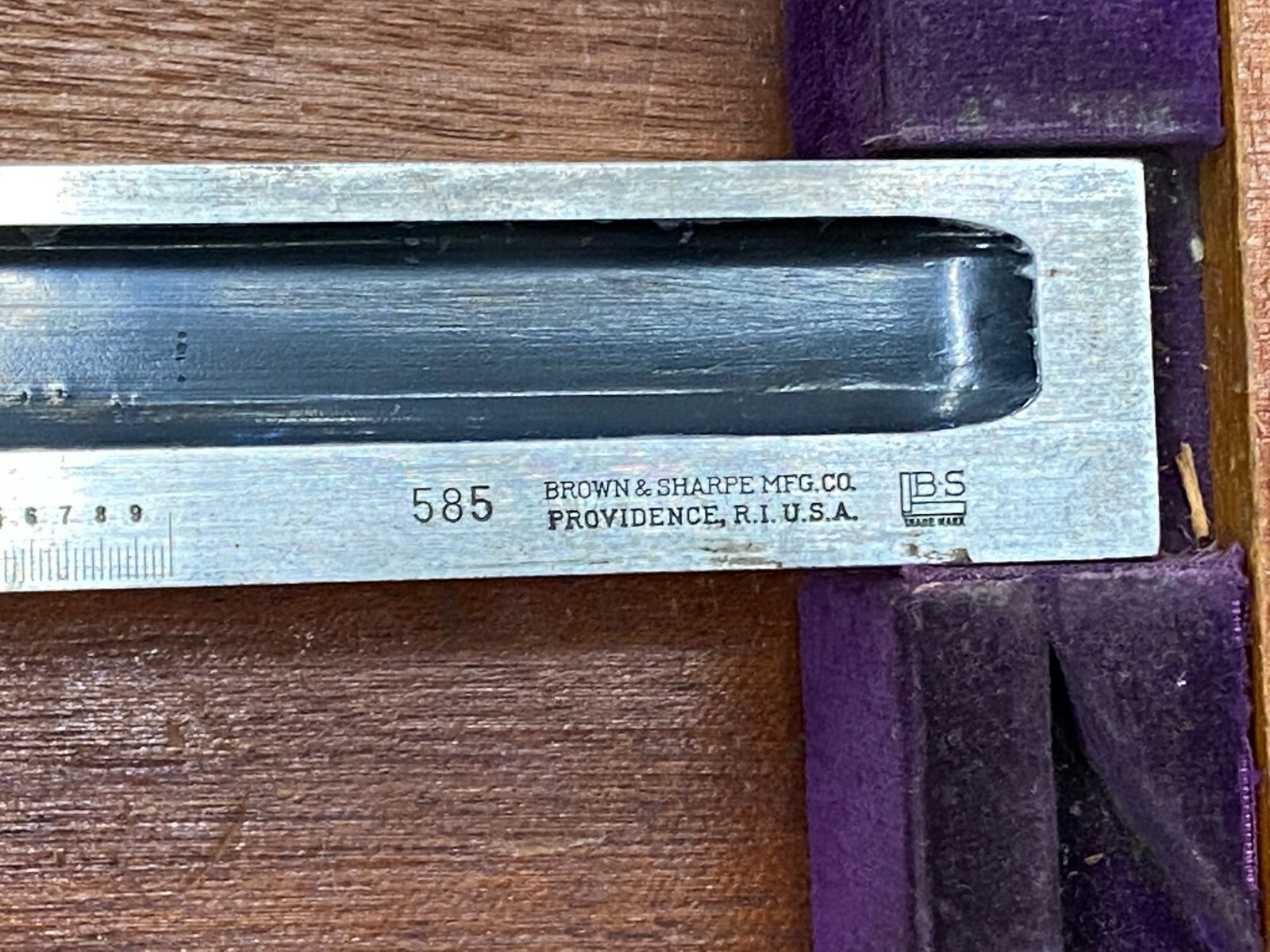 Classic Engineering Tool. Height Gauge In Wooden Box – Brown & Sharpe No 585 18”