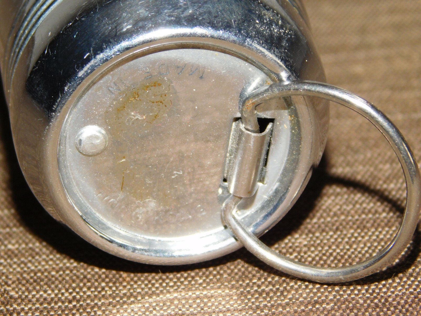 VINTAGE 7 1/4″ LONG RAY-O-VAC SILVER METAL MADE IN HONG KONG FLASHLIGHT