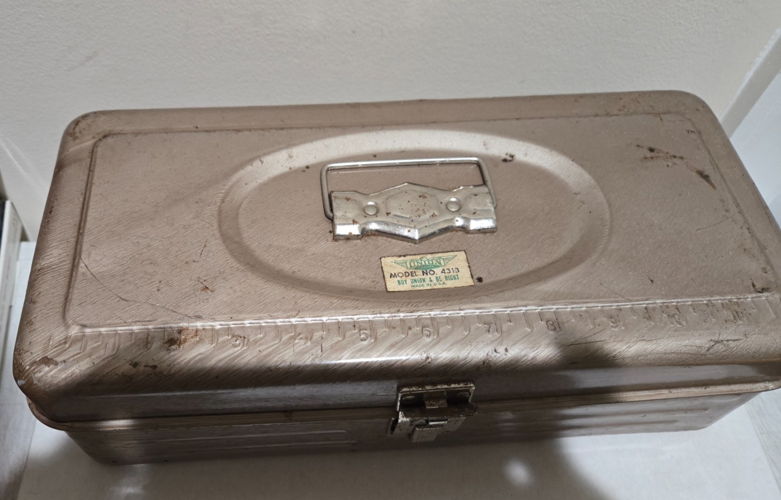 Vintage Union Fishing Tackle Box Tan with Tray USA Model 4313 Steel
