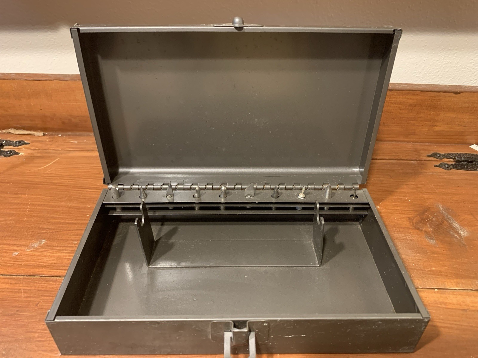 Vintage Burgess Vibrocrafters Vibra-tool Engraver Kit w/ Box, 10 Tips, 2 Manuals