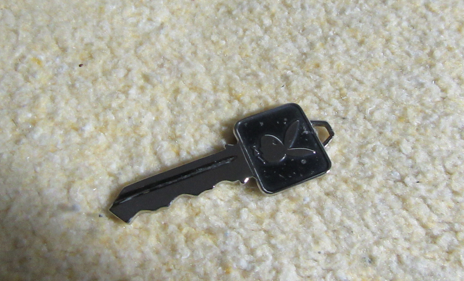 VINTAGE 1960s PLAYBOY CLUB KEY SERIAL # (LA 10031) LOS ANGELES CALIFORNIA