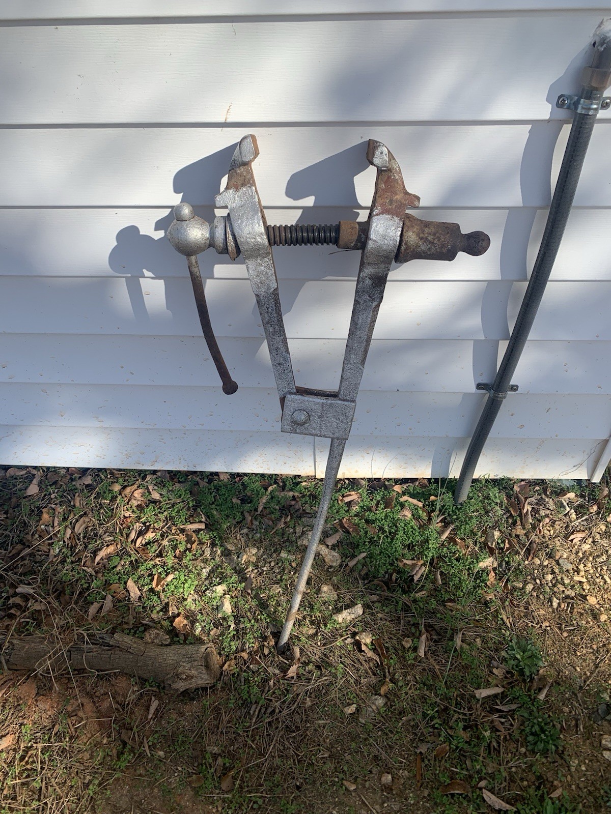 Blacksmith Post Leg Vise, Heavy Duty Antique With Post Mount Clamp And Wedge
