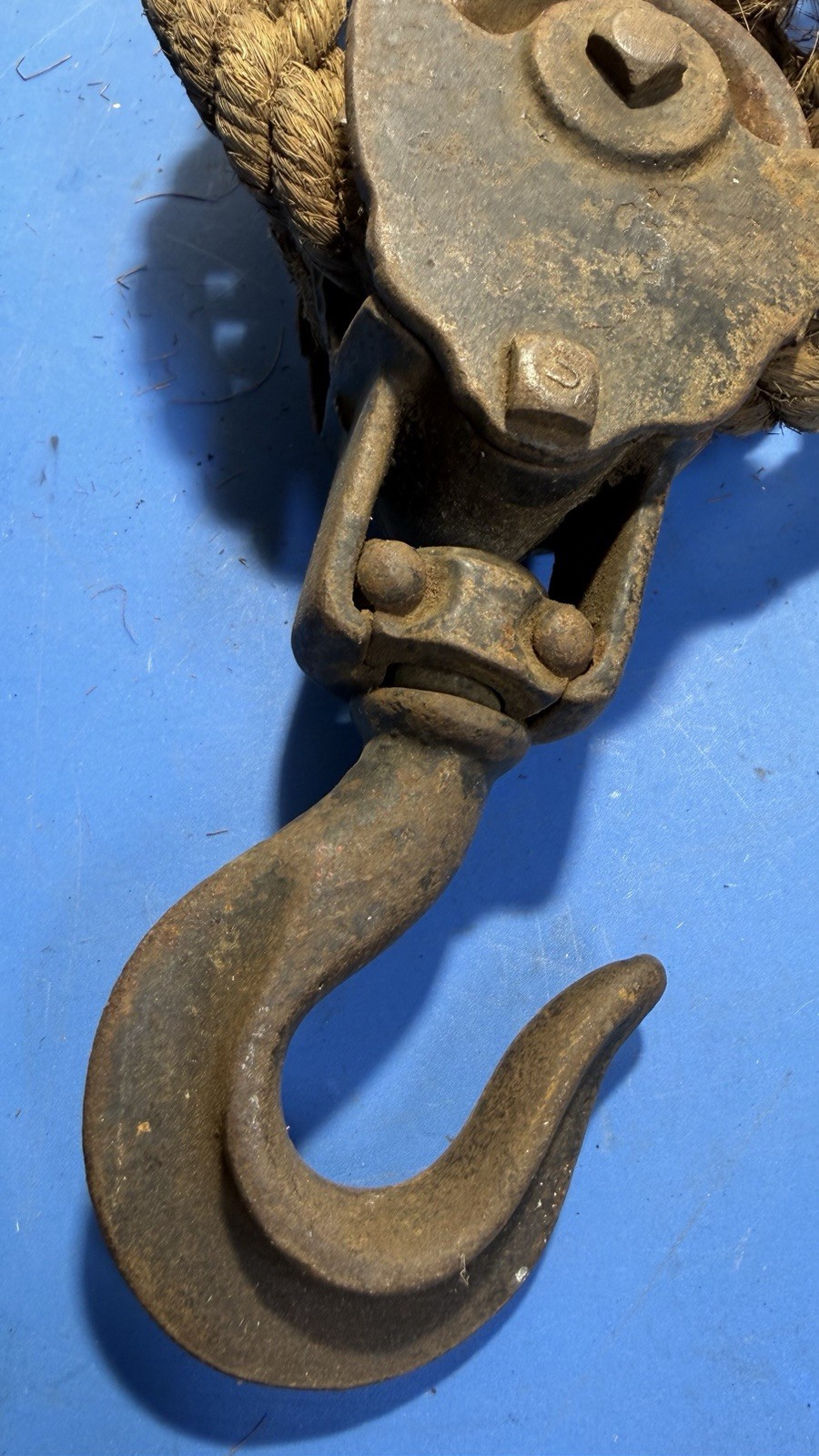 Vintage Cast Iron Block and Tackle Pulley w Hooks Rope Marked T14 As Is