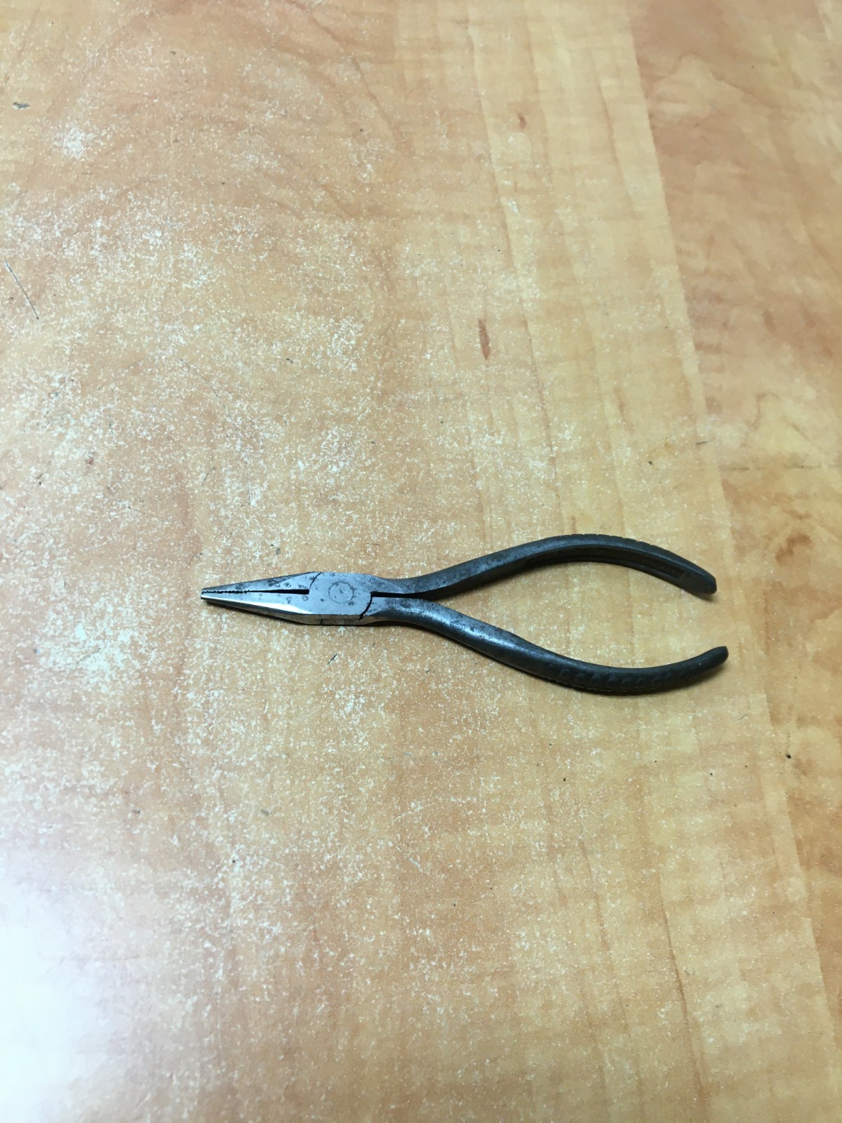 Vintage Snap-On No. 94 Mini Needle Nose Pliers 4.5″ Vacuum Grip brand embossed