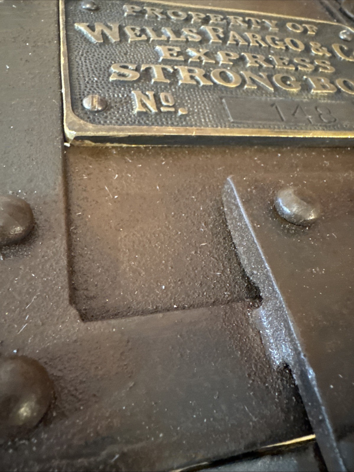 Colt Rifles Strong Box Cast Iron Metal Pony Express Yellowstone Wyatt Earp Chest