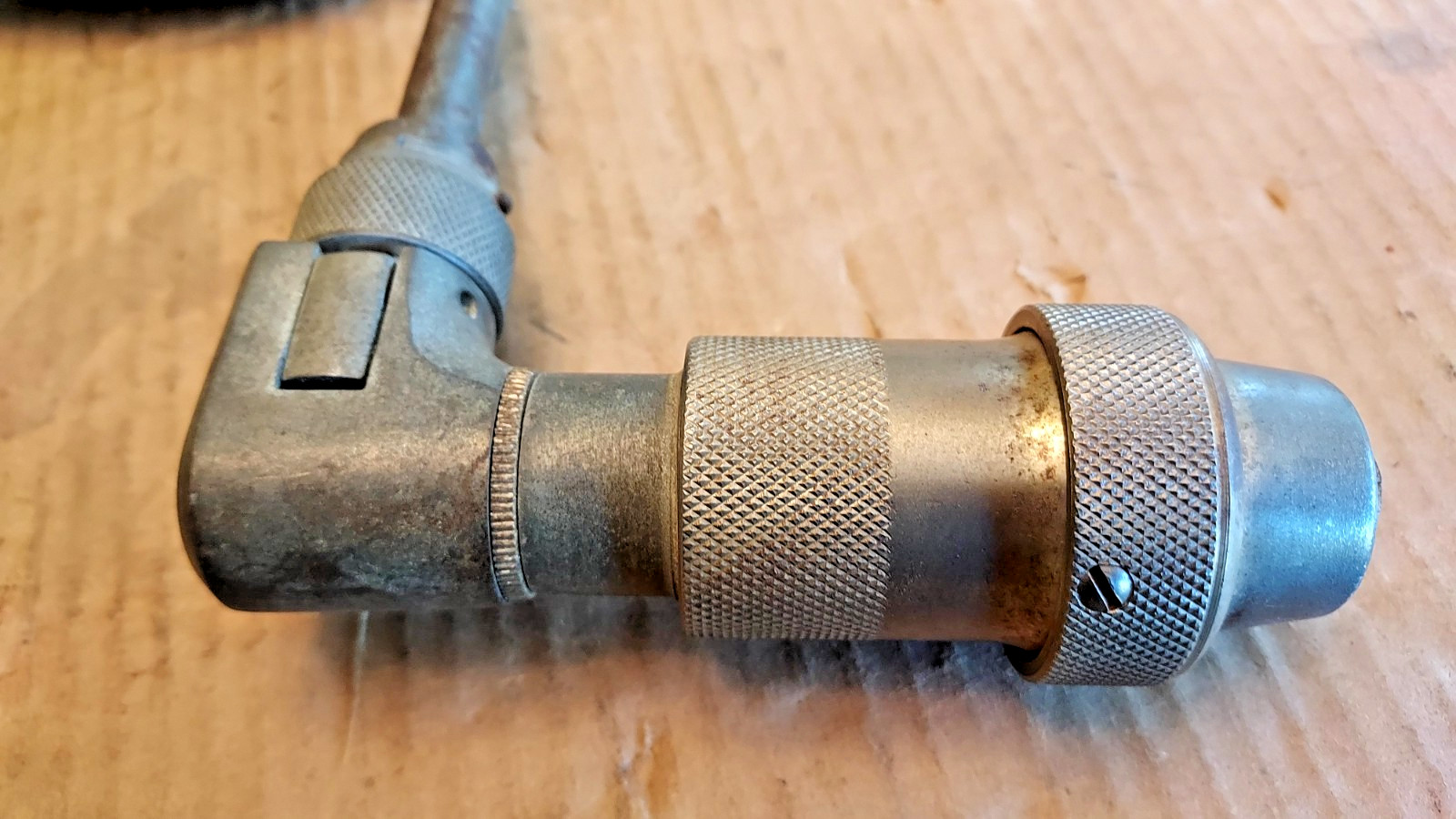’50s vintage Miller’s Falls 10″ sweep ‘Lion’ brace, with Leland universal jaws.