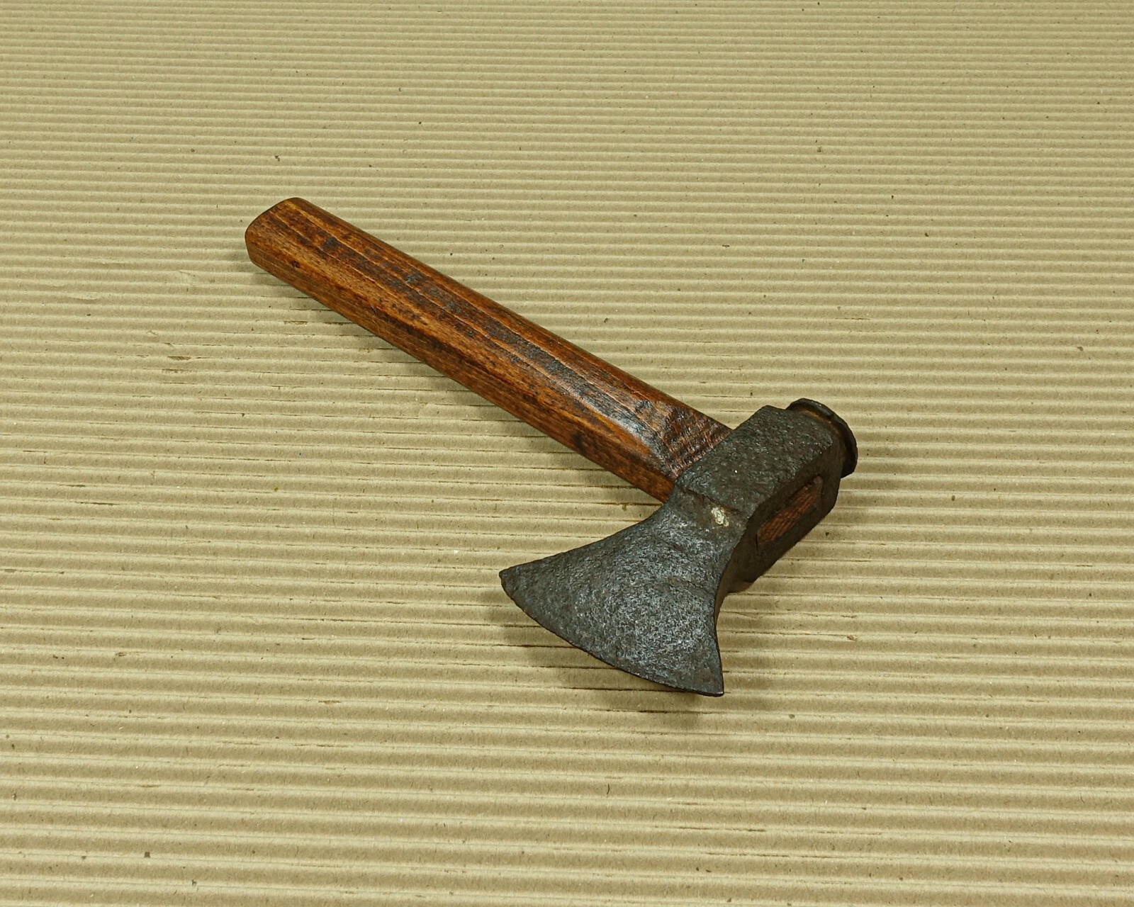 ANTIQUE VINTAGE GOOSEWING HEWING CARPENTER’S SIDE AXE HAND FORGED