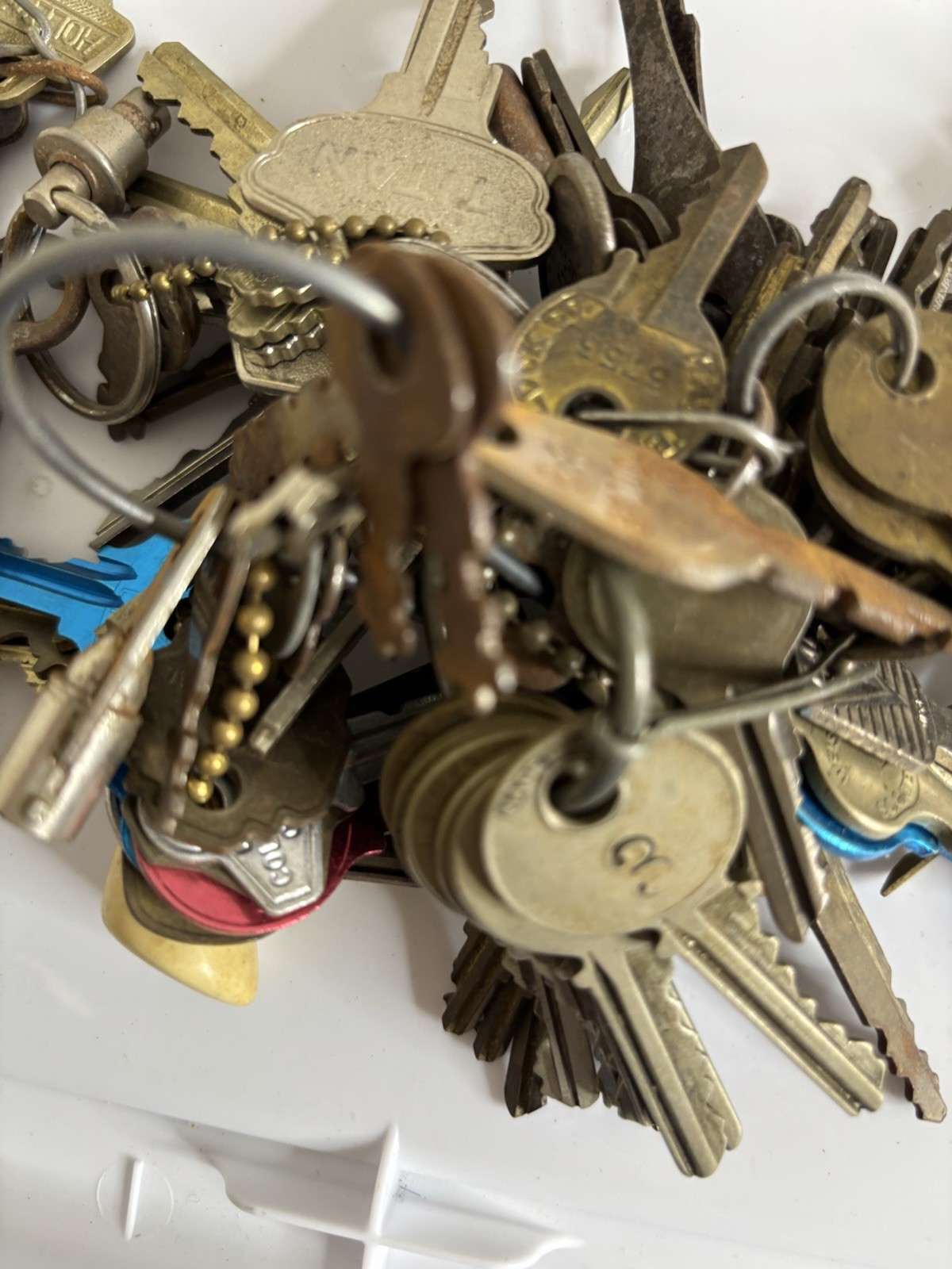 Mixed Lot of Vintage Antique Collectible Skeleton Keys Cut