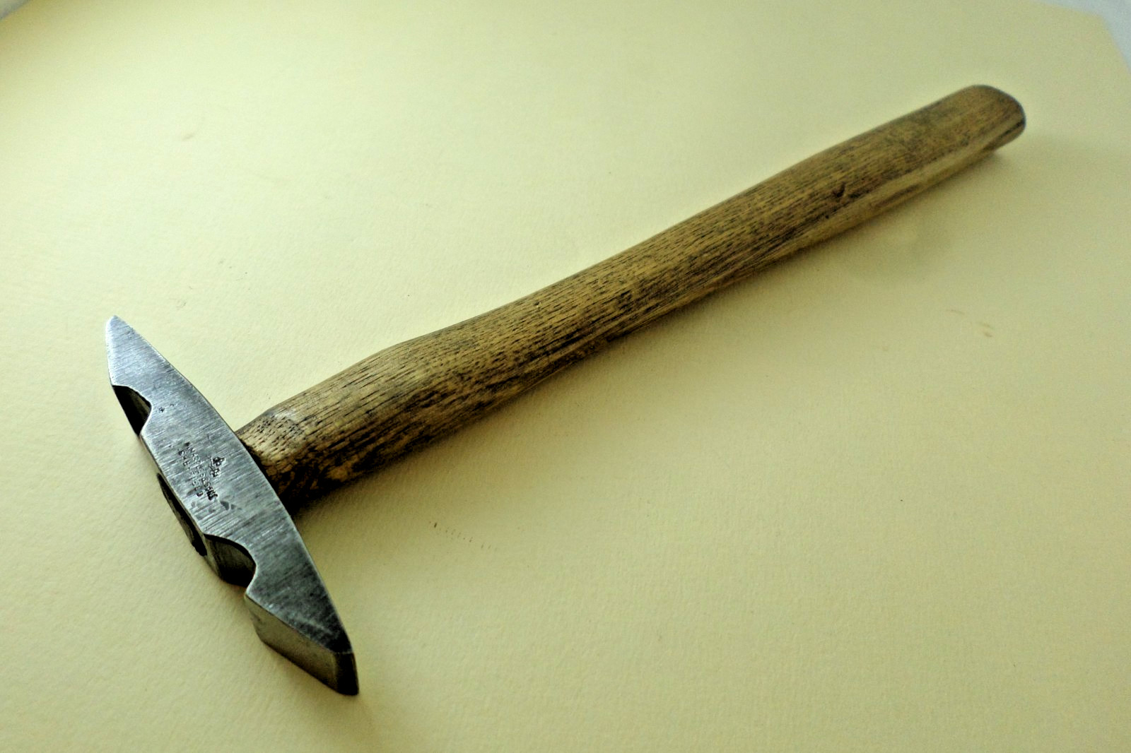 A Marples Hibernia, Tinmens Creasing Hammer, c1910. VGC (A524)