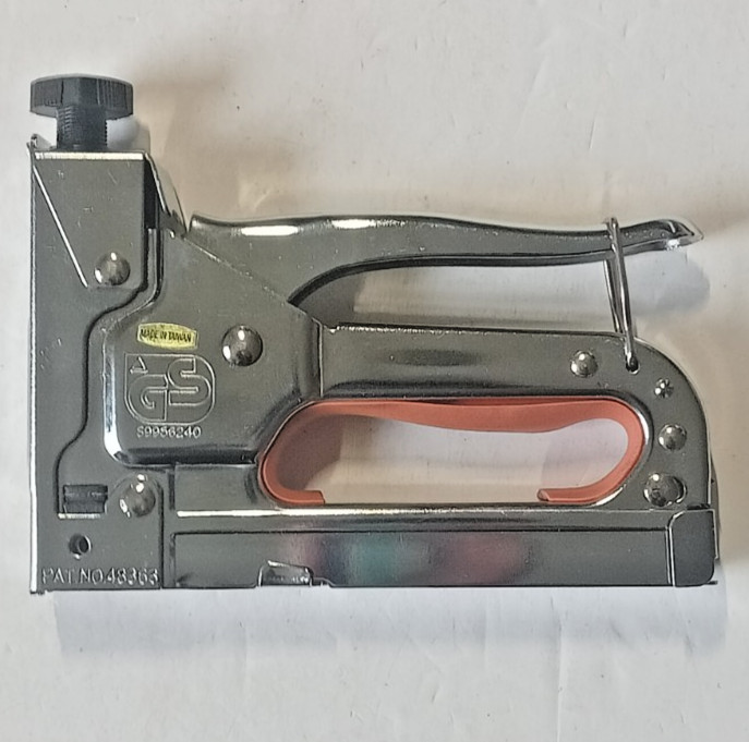 G S 4 way Staple Gun take 10-12 & 4-14 hoop and 10-14 & 12-14 pins new old stock
