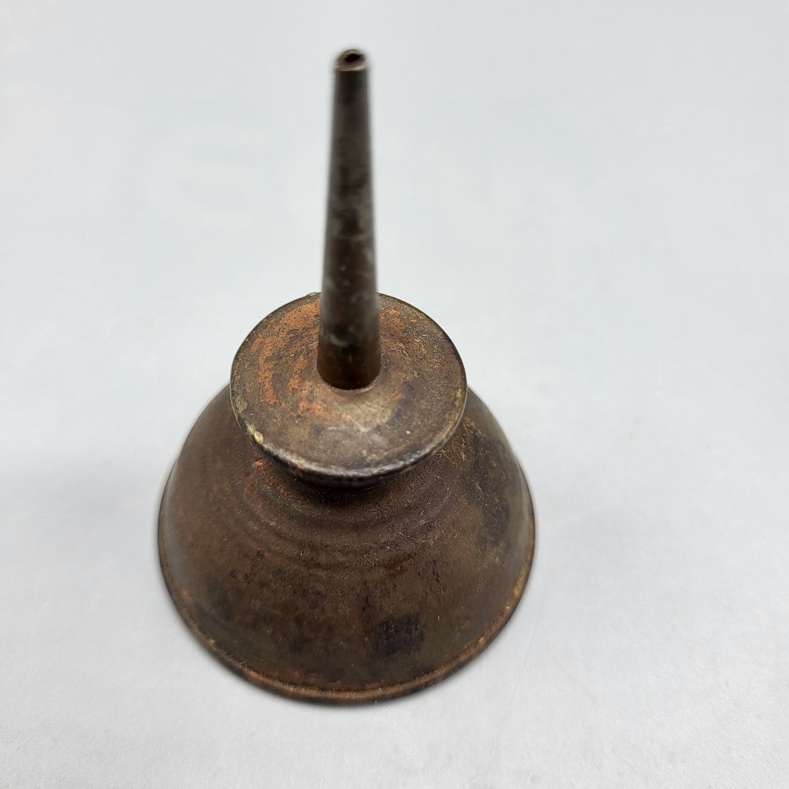 Vintage Antique Thumb Pump Oil Can Small Industrial Precision Oiler Brown 3″