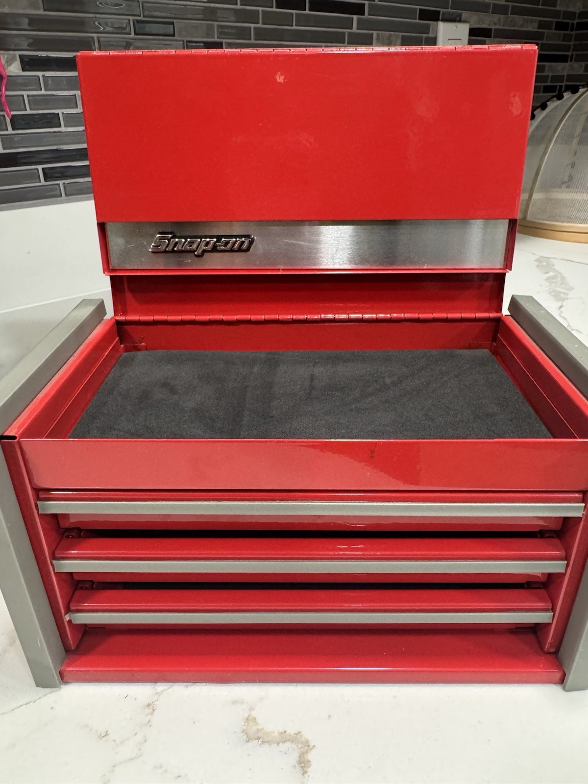 Mini Snap-on 3 Drawer Toolbox Top Chest Micro Maroon 8-1/2″ x 4-1/2″ x 4-3/4″