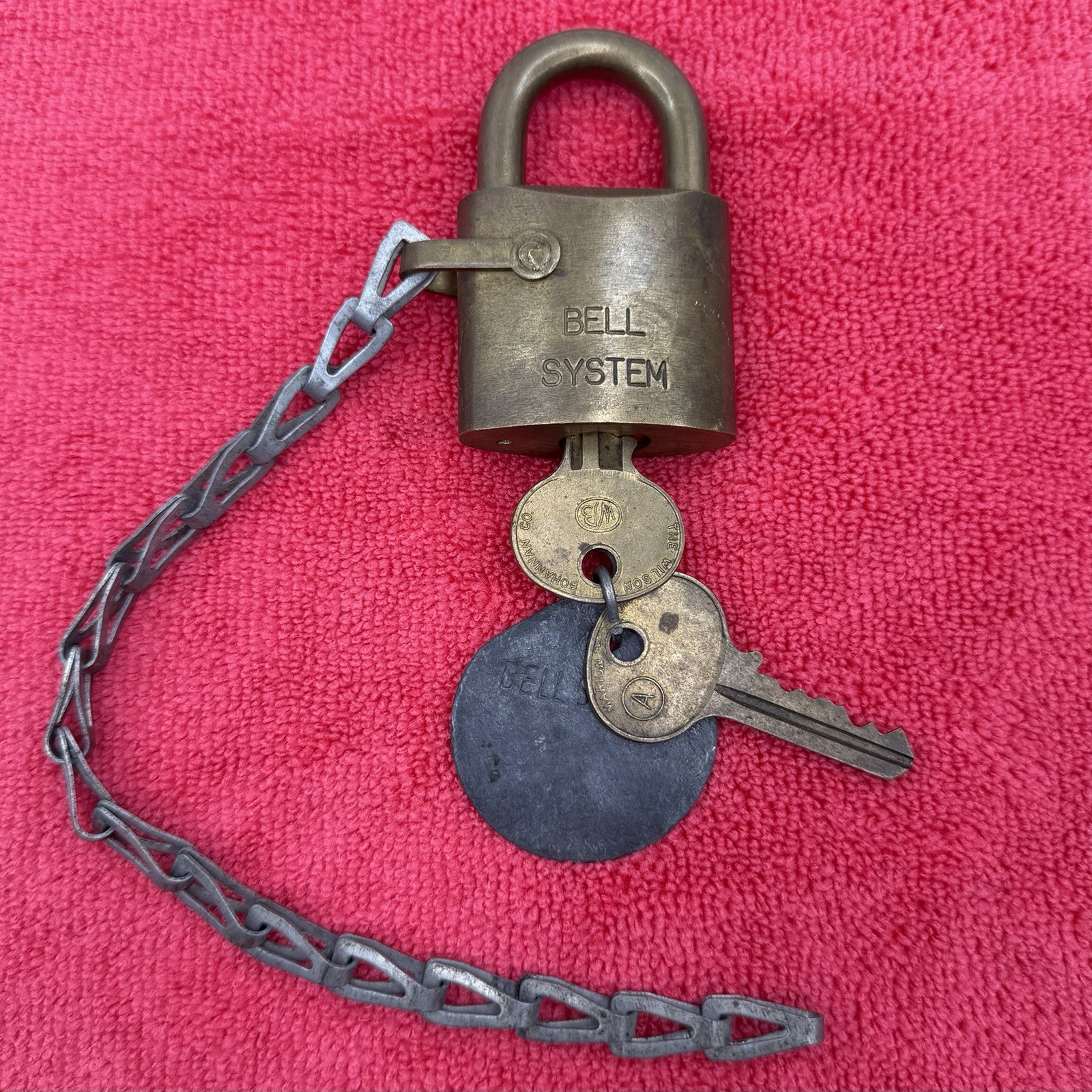 Vintage Wilson Bohannan Bell System Brass Padlock With 2 Keys TESTED WORKS