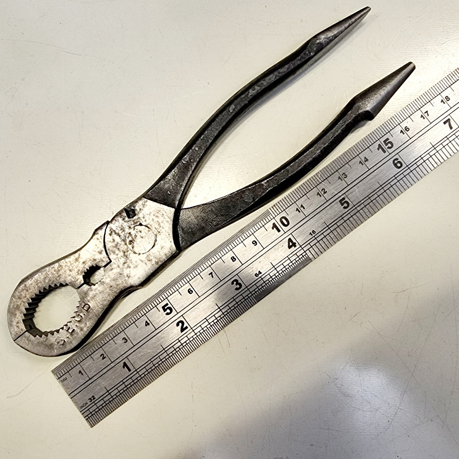 VINTAGE ELLIOTT LUCAS ELECT CANNOCK GAS PLIERS SEGB SOUTH EASTERN GAS BOARD 7″
