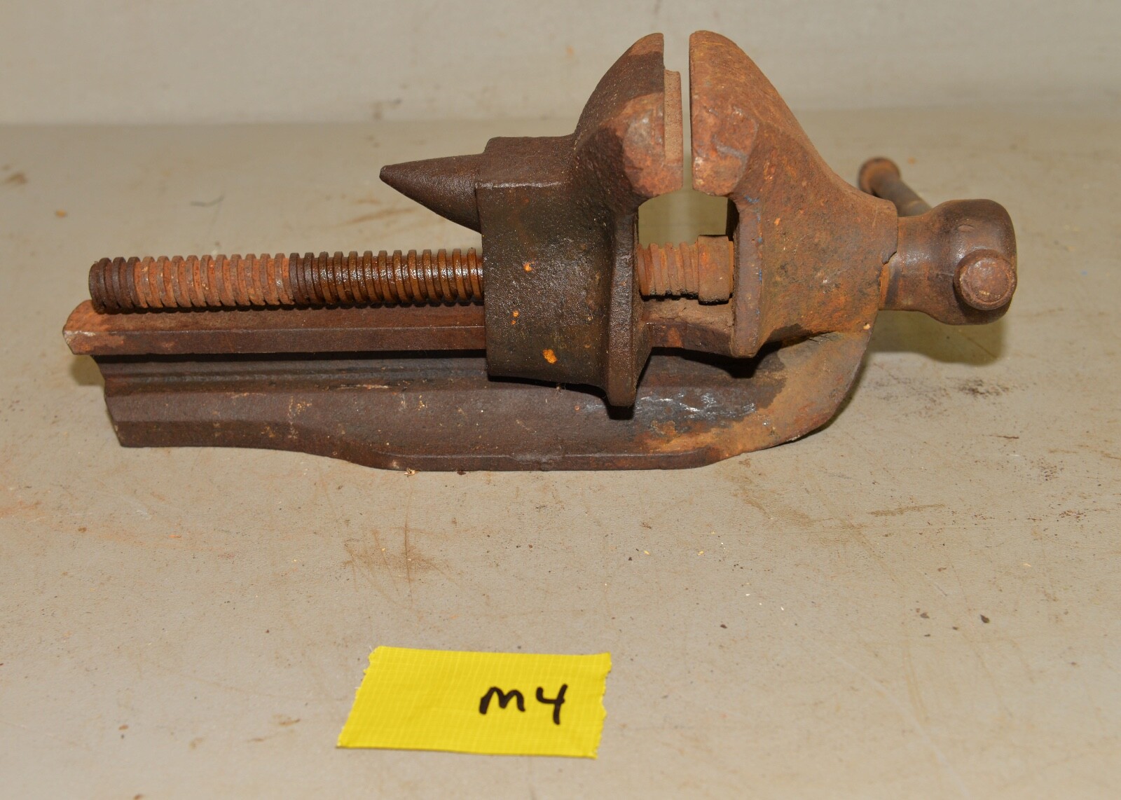 Rare railroad vise collectible blacksmith tool & anvil metal working 4″ jaw M4