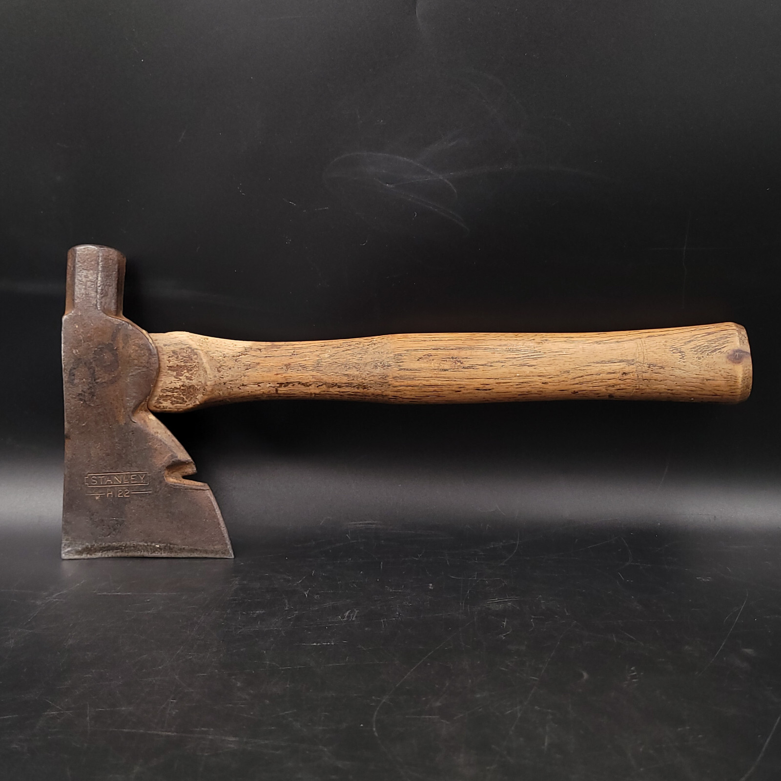 Vintage Stanley H122 Carpenters Shingle Hatchet 13 1/2″ Handle