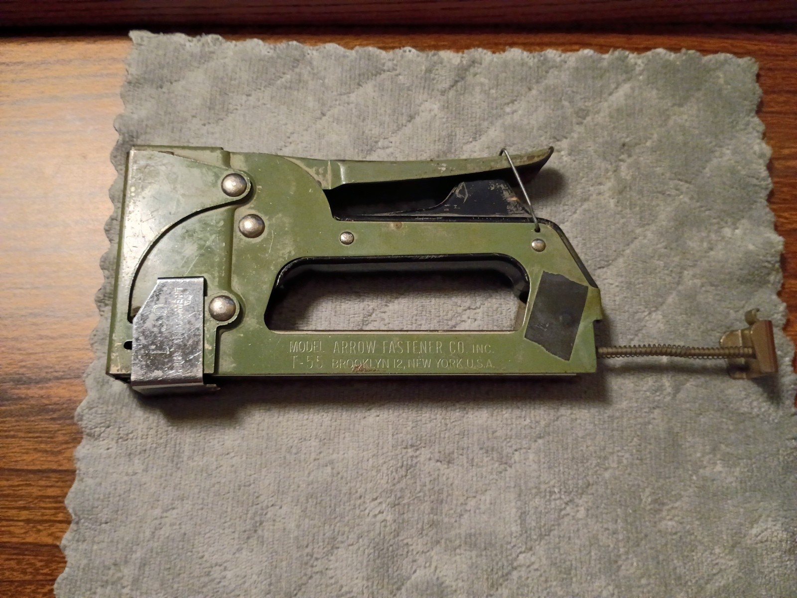 Vintage Arrow Fasteners Corp. T-55 Staple Gun In Green Made In Brooklyn NY USA