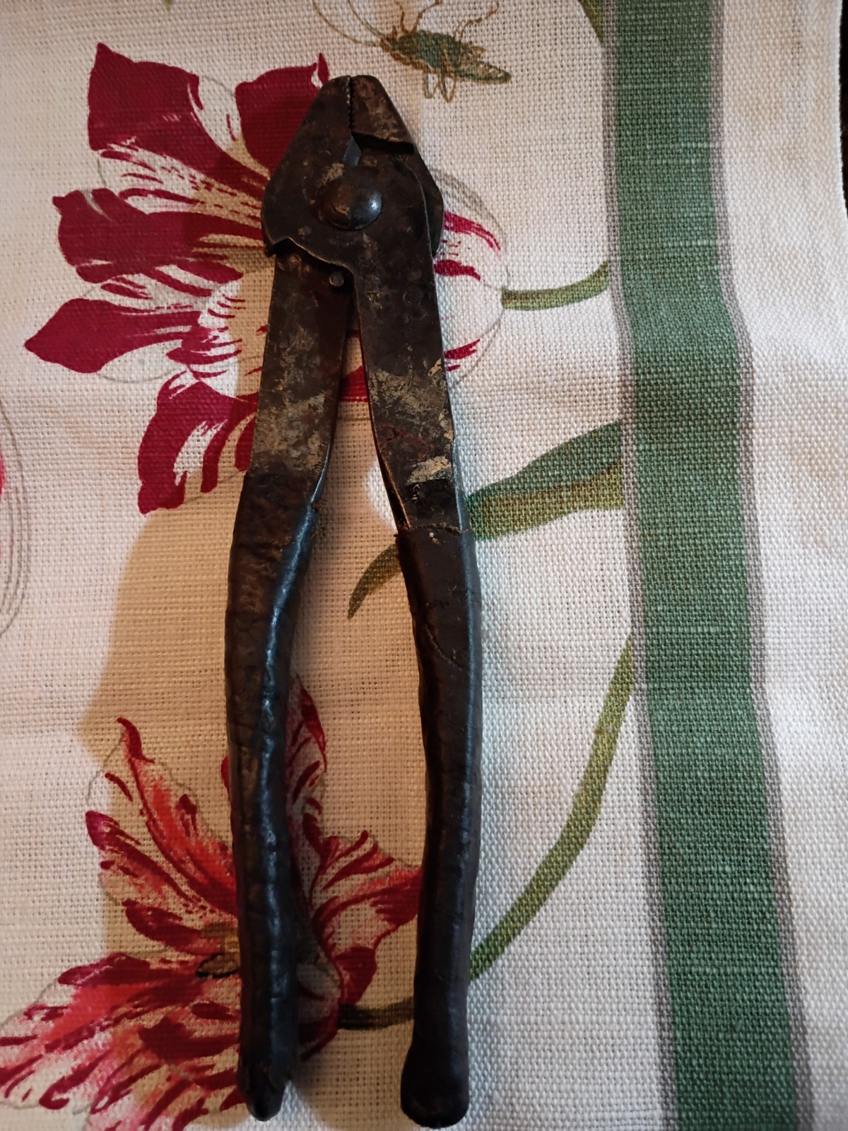 Vintage U.S. Marked 8 Inch Collectible ww1 era1910 style wire cutter pliers