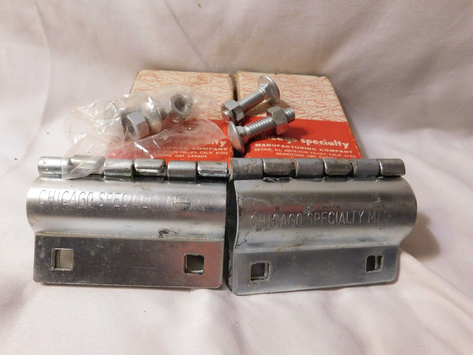 Vintage Chicago Specialty Co. Pipe Repair Clamps 2 Boxes 1/2″ and 3/4″