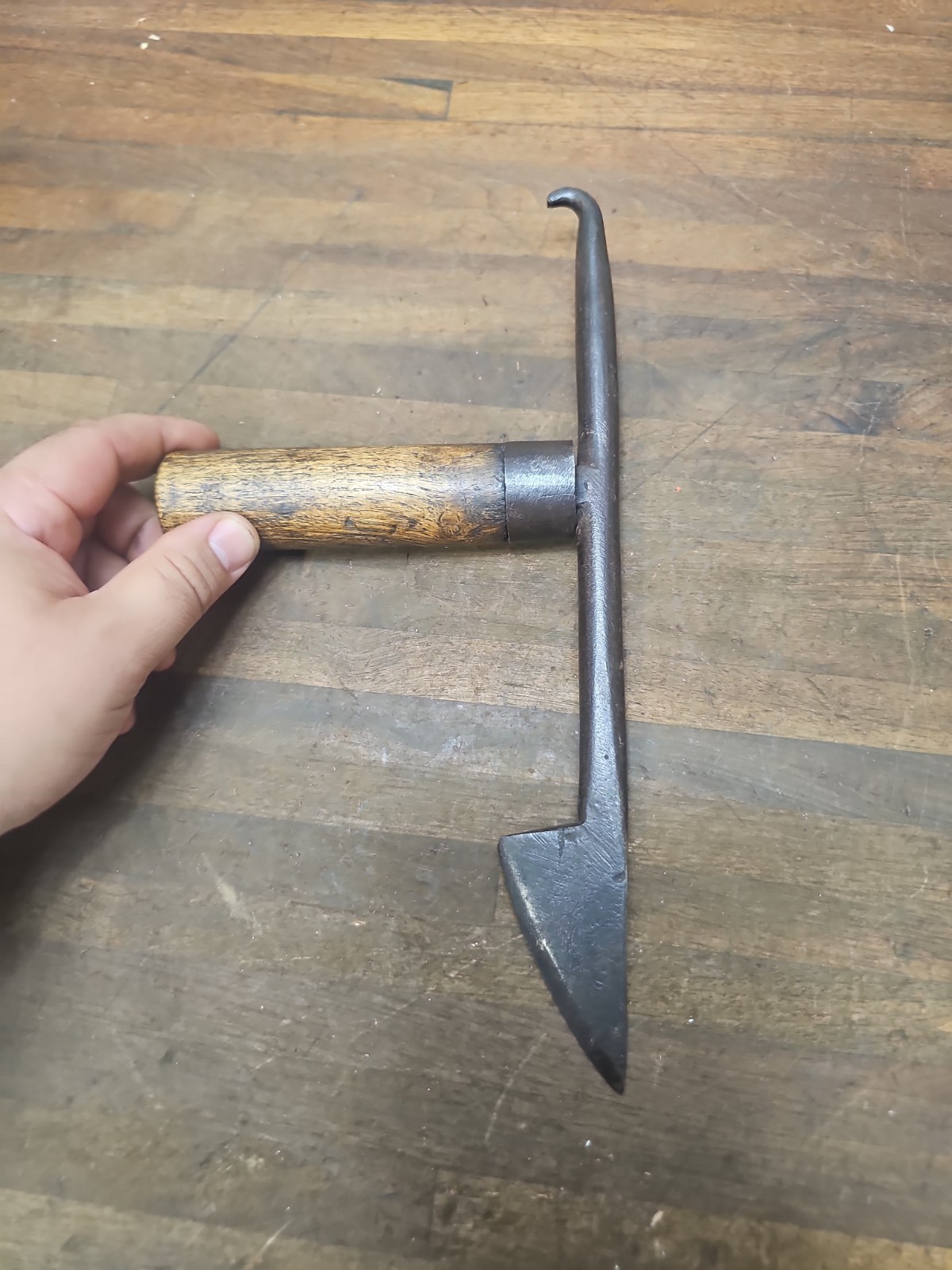 B95- antique Hurdle maker’s “Twivel” mortise knife w/ hickory handle