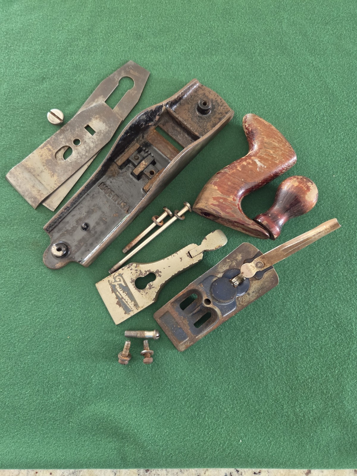 VINTAGE TRUSTWORTHY 9-1/2″ SMOOTH BOTTOM WOODWORKING PLANE 1-3/4″ CUTTER USA