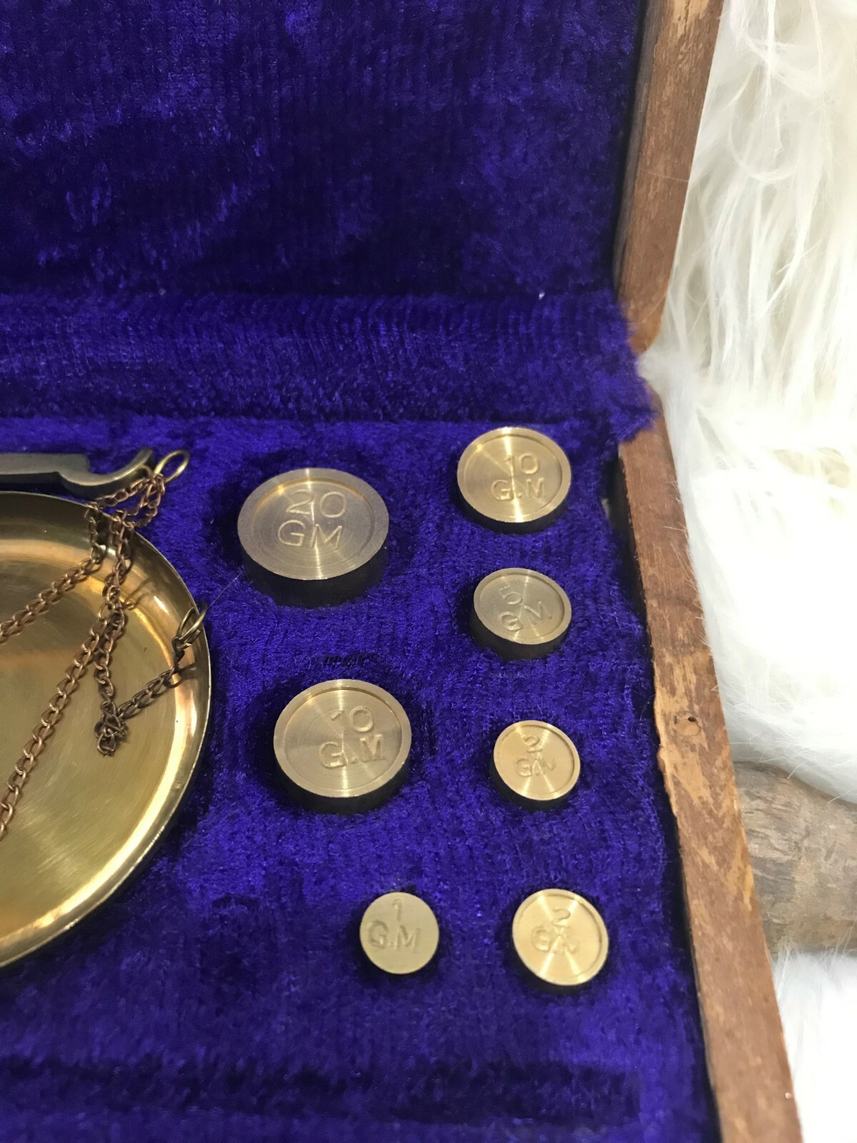Vintage/Collectible Brass Jewelry/Gem Scale with Velvet Lined Box & 50g weights