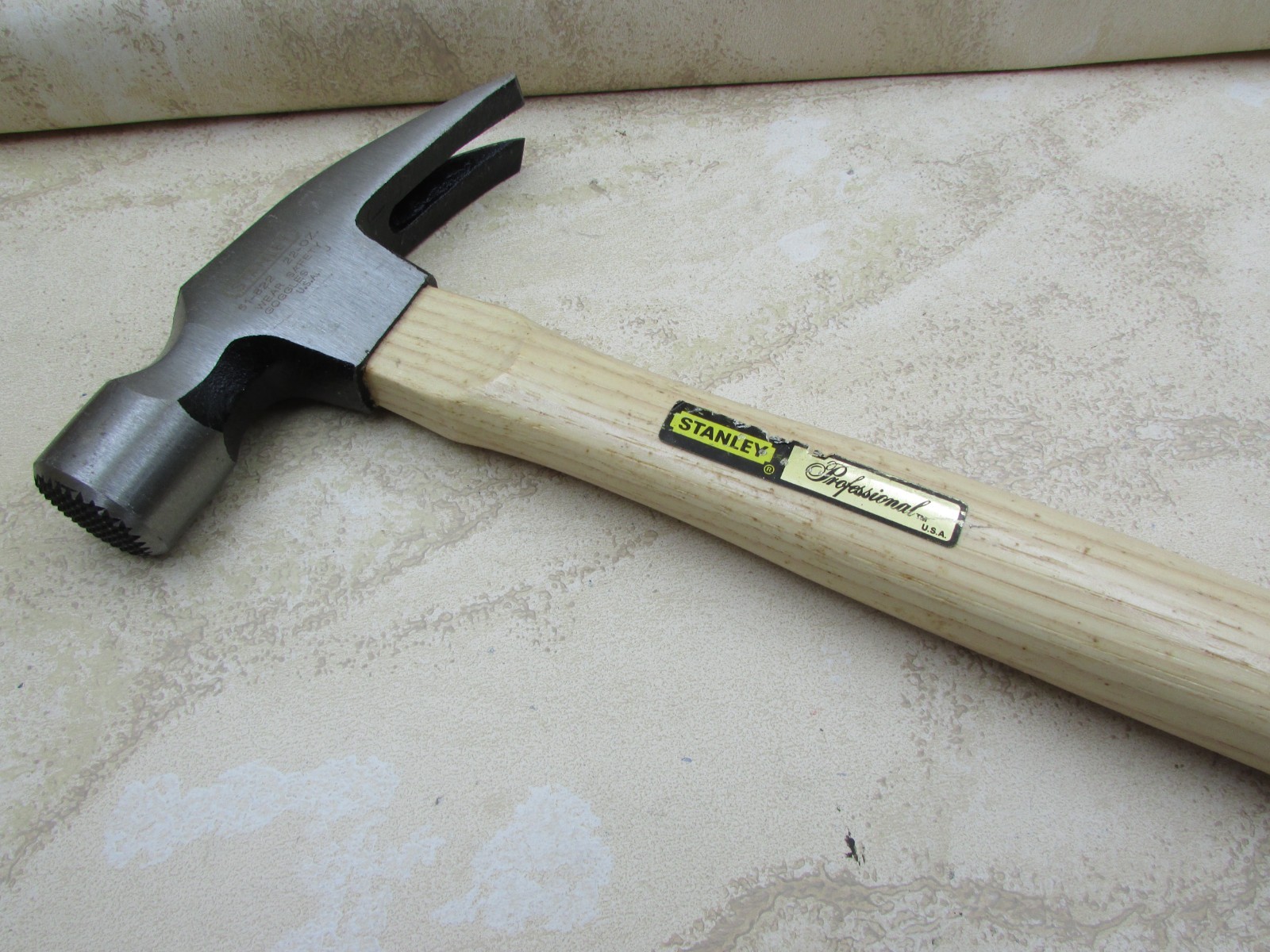 Vintage Stanley Professional 51-822 Claw Hammer 22 ounce Waffle Head USA Made