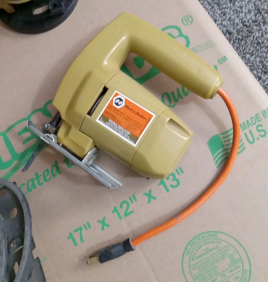 Lot Of 4 Olive, green, Black and Decker. Grinder router, hand saw Jigsaw.1/4 ele