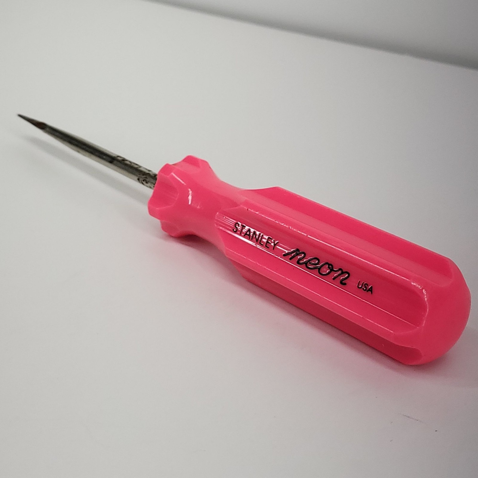 STANLEY Hi-Glow Neon Pink Flat Head Slotted Screwdriver USA
