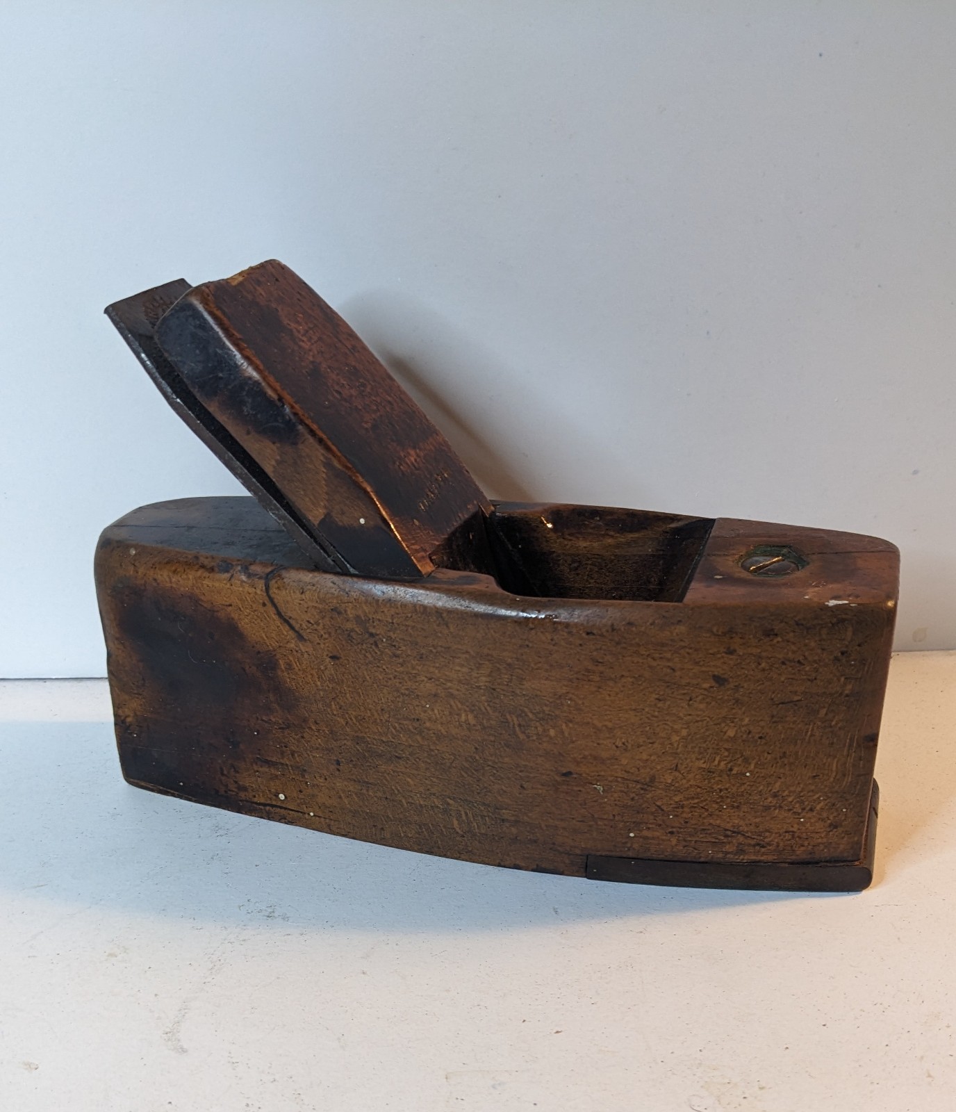 Antique Convex Beech Smoothing Plane Made By John Moseley And Son