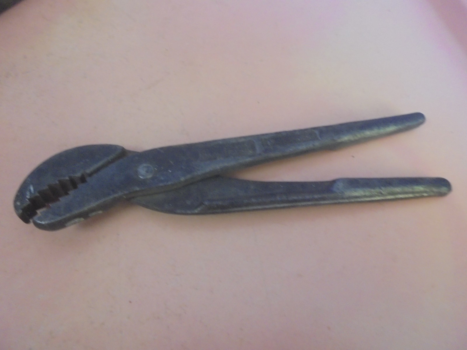 Vintage “Patent Pending” Bledsoe Trademark Minneapolis Alligator Jaw Pliers