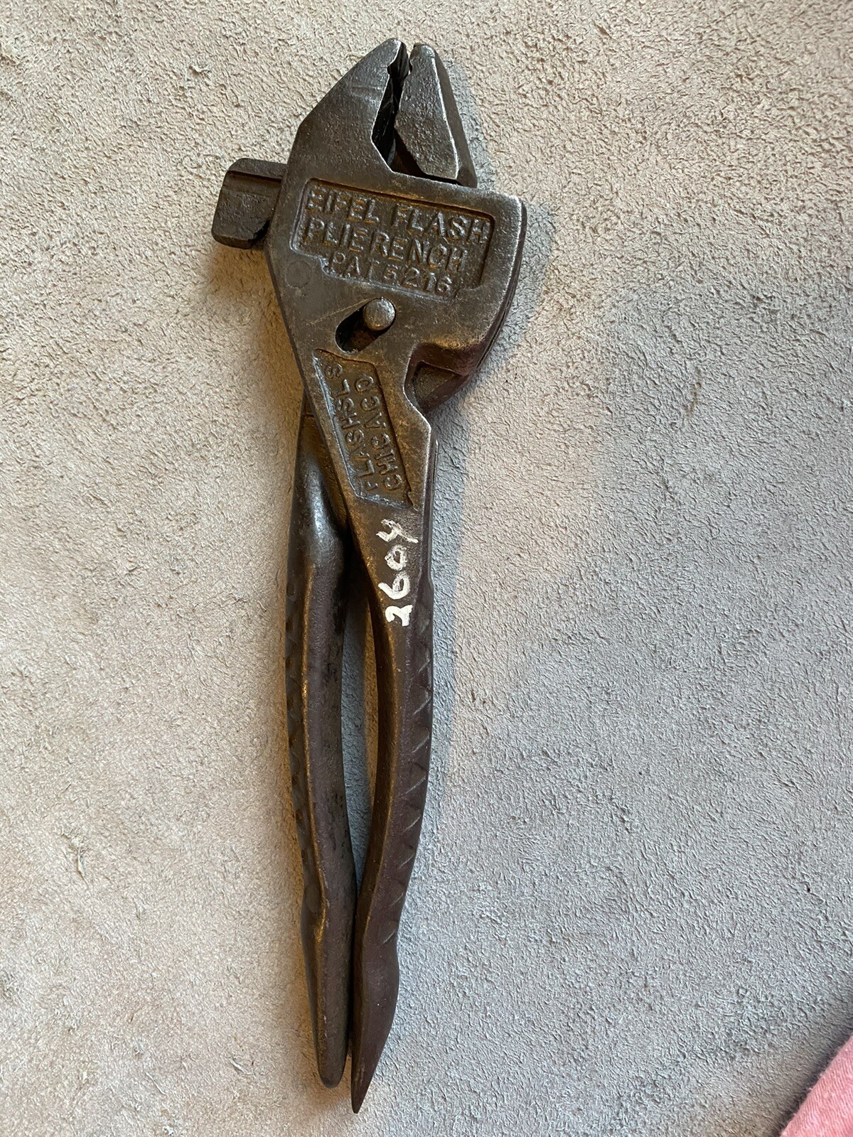Vintage EIFEL FLASH PLIERENCH Pat 5216
