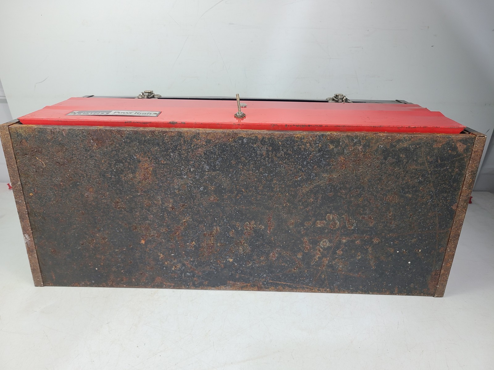 VINTAGE MONTGOMERY WARD POWR KRAFT TOOLBOX (22″×9″x11″)