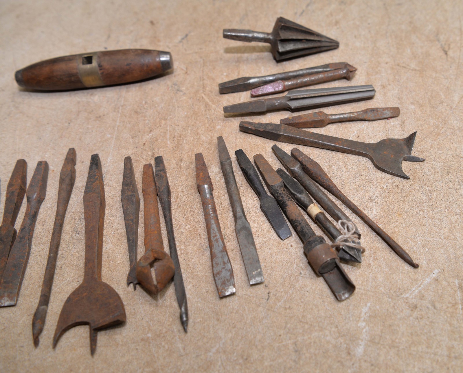 Rosewood brass handle 30 antique auger drill bits collectible vintage tool lot