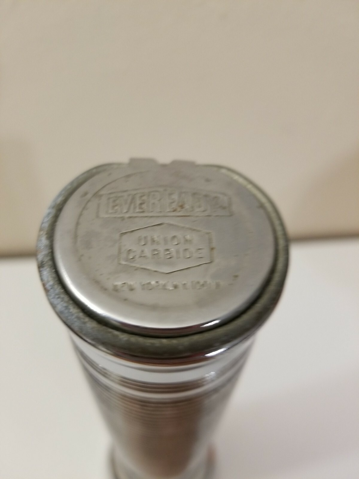Vintage Eveready Energizer Union Carbide Metal Chrome Flashlight , 7 1/2″