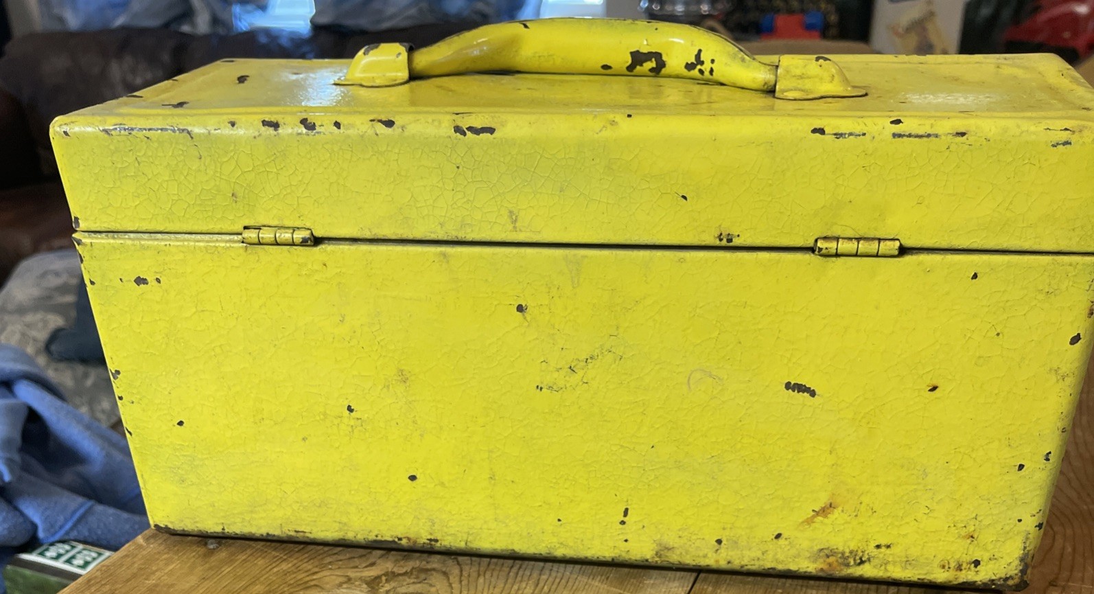 Vintage 1940’S S-K Yellow Metal Tool Tackle Box W/ Cantilever Tray Chippy Heavy