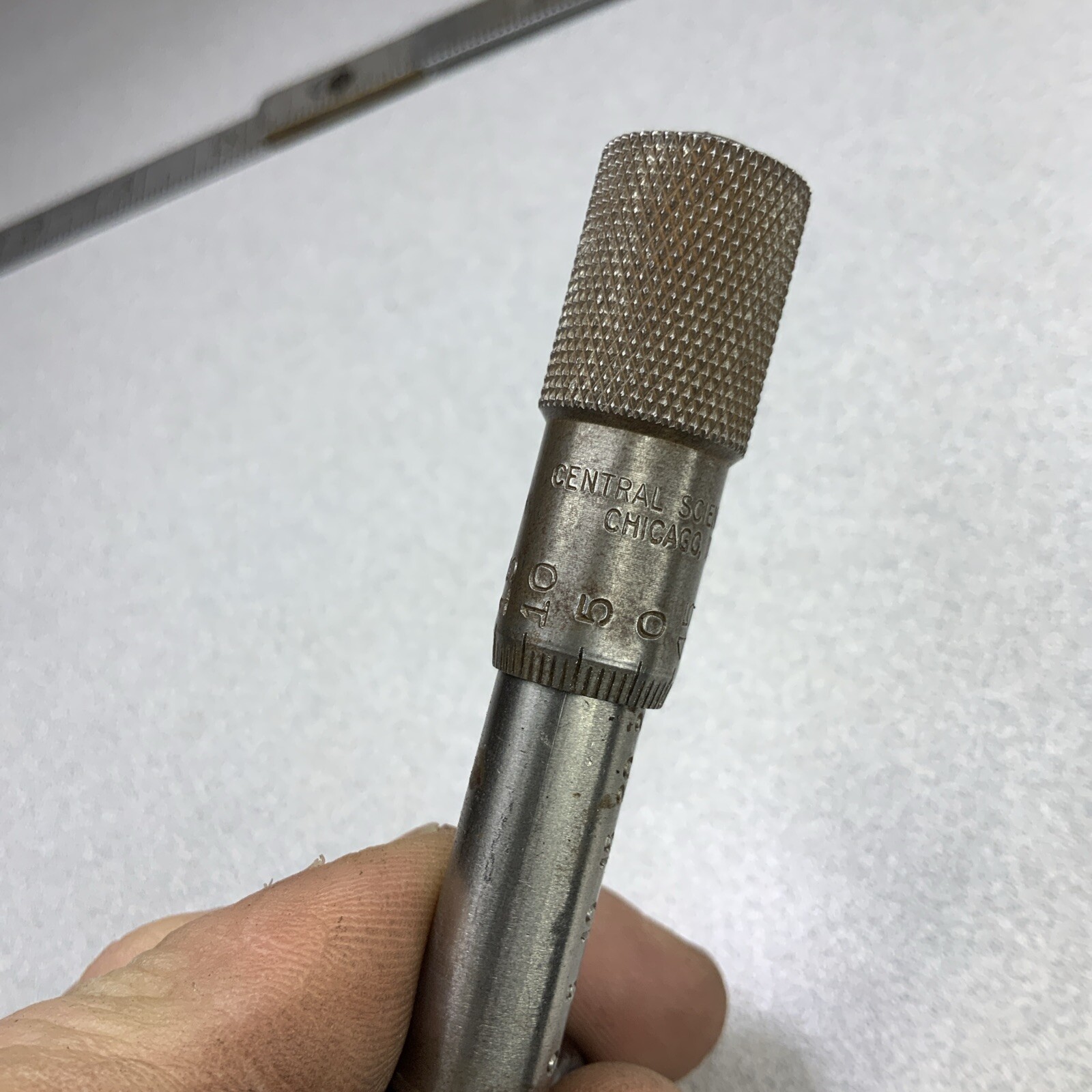 Central Scientific Co. Mechanical Machinist Outside Micrometer – 0″ – 1″ 0-25mm