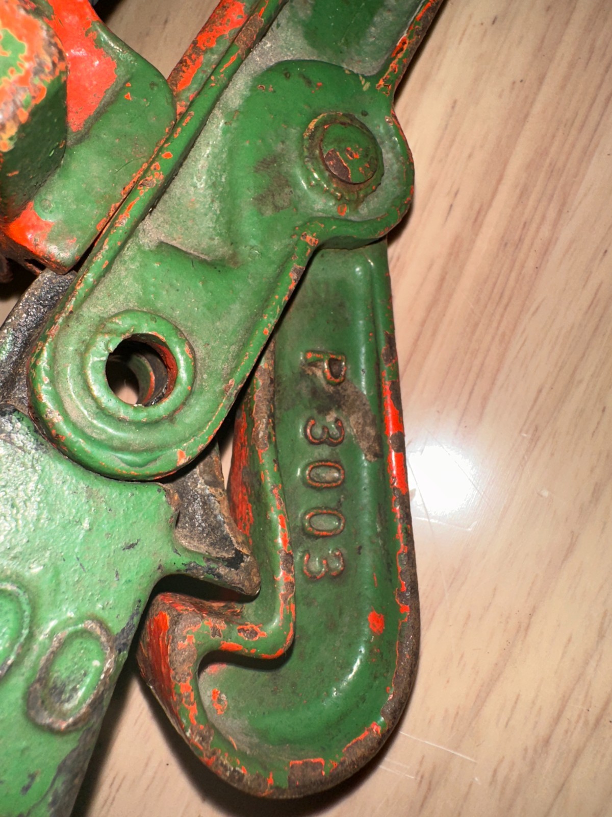 Vintage NYE No. 900 Pipe Vise – 1/8″ to 1½” Capacity – Cast Iron USA Made