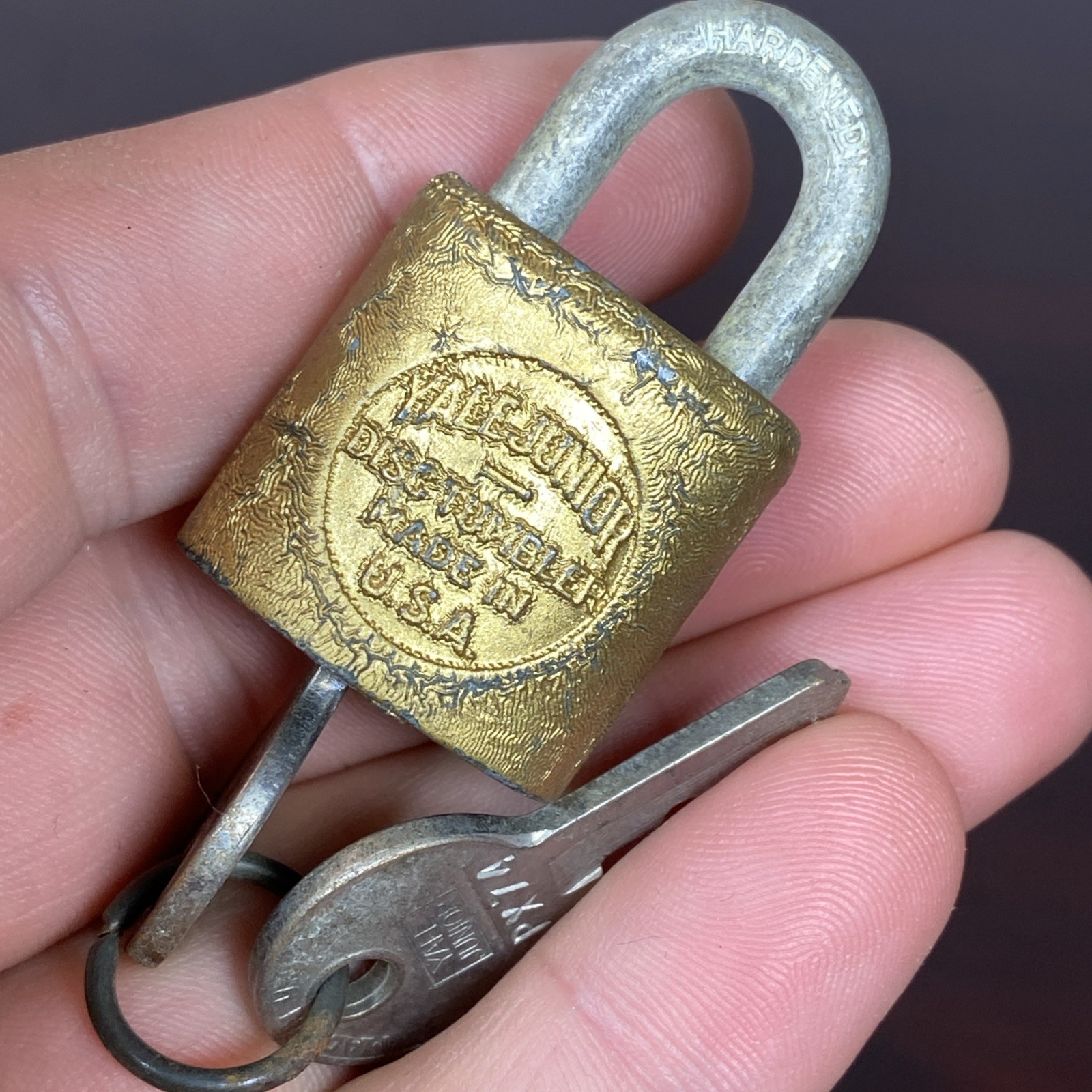 Yale Junior Oval Shape Gold Disc Tumbler Mini Tiny Small Padlock With 2 PX74 Key